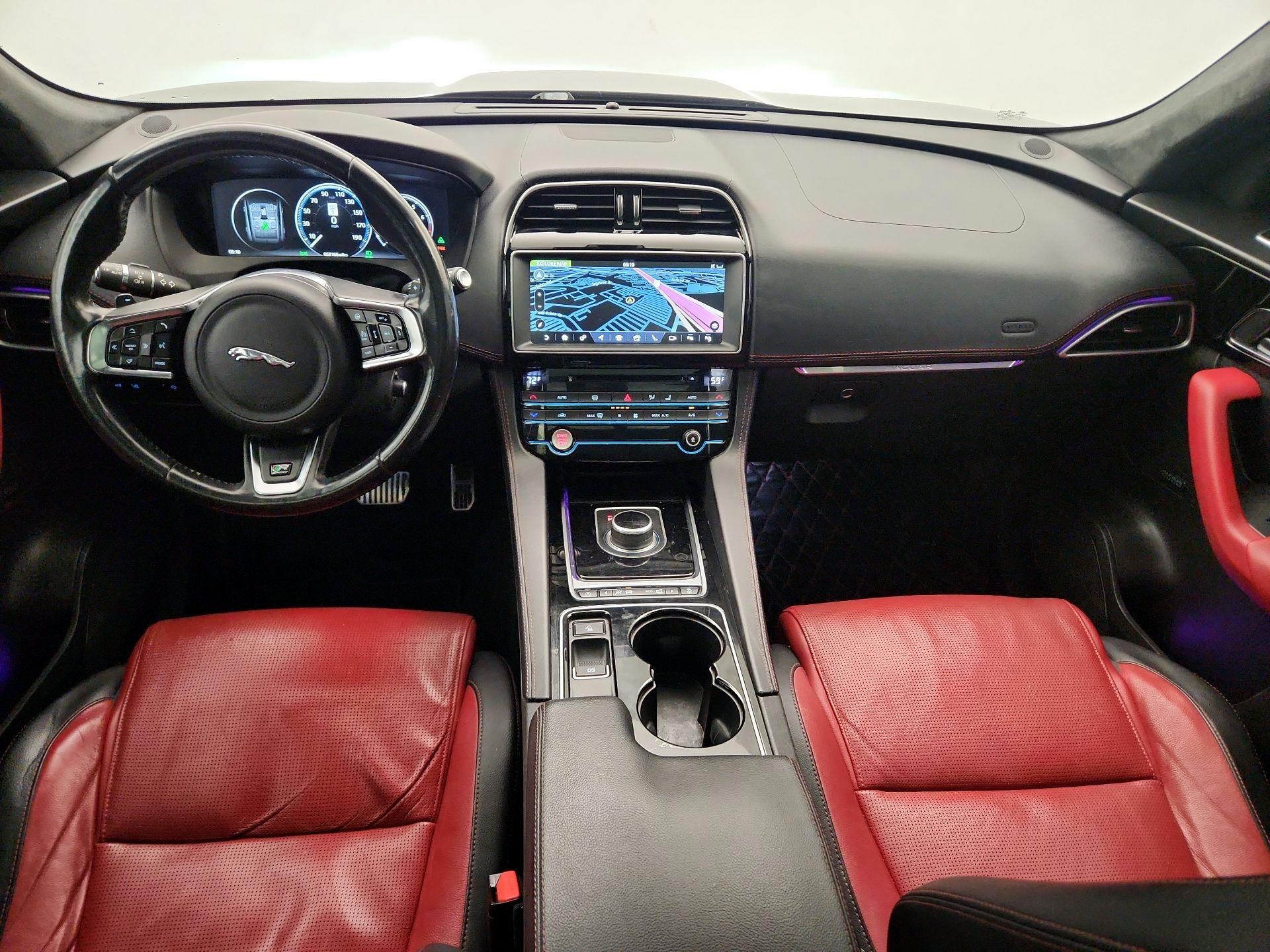Thumbnail: 2017 Jaguar F-Pace - 9