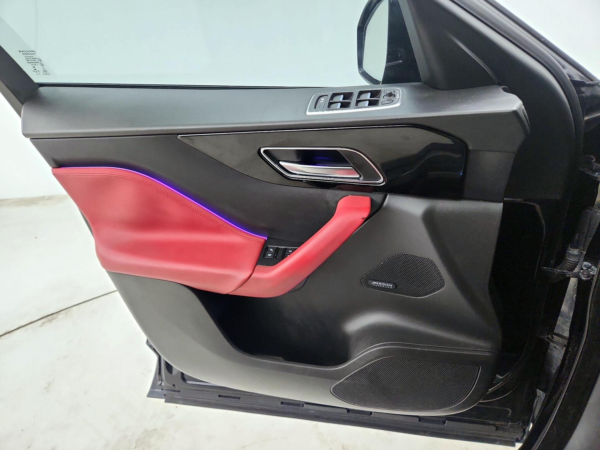 Thumbnail: 2017 Jaguar F-Pace - 12