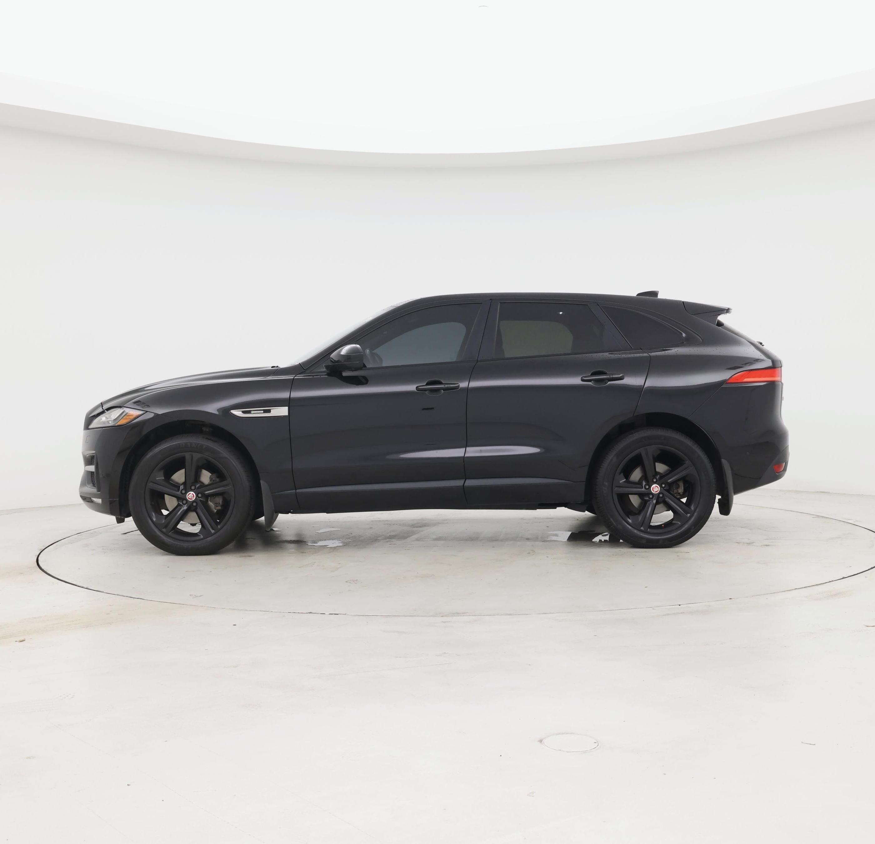Thumbnail: 2017 Jaguar F-Pace - 3