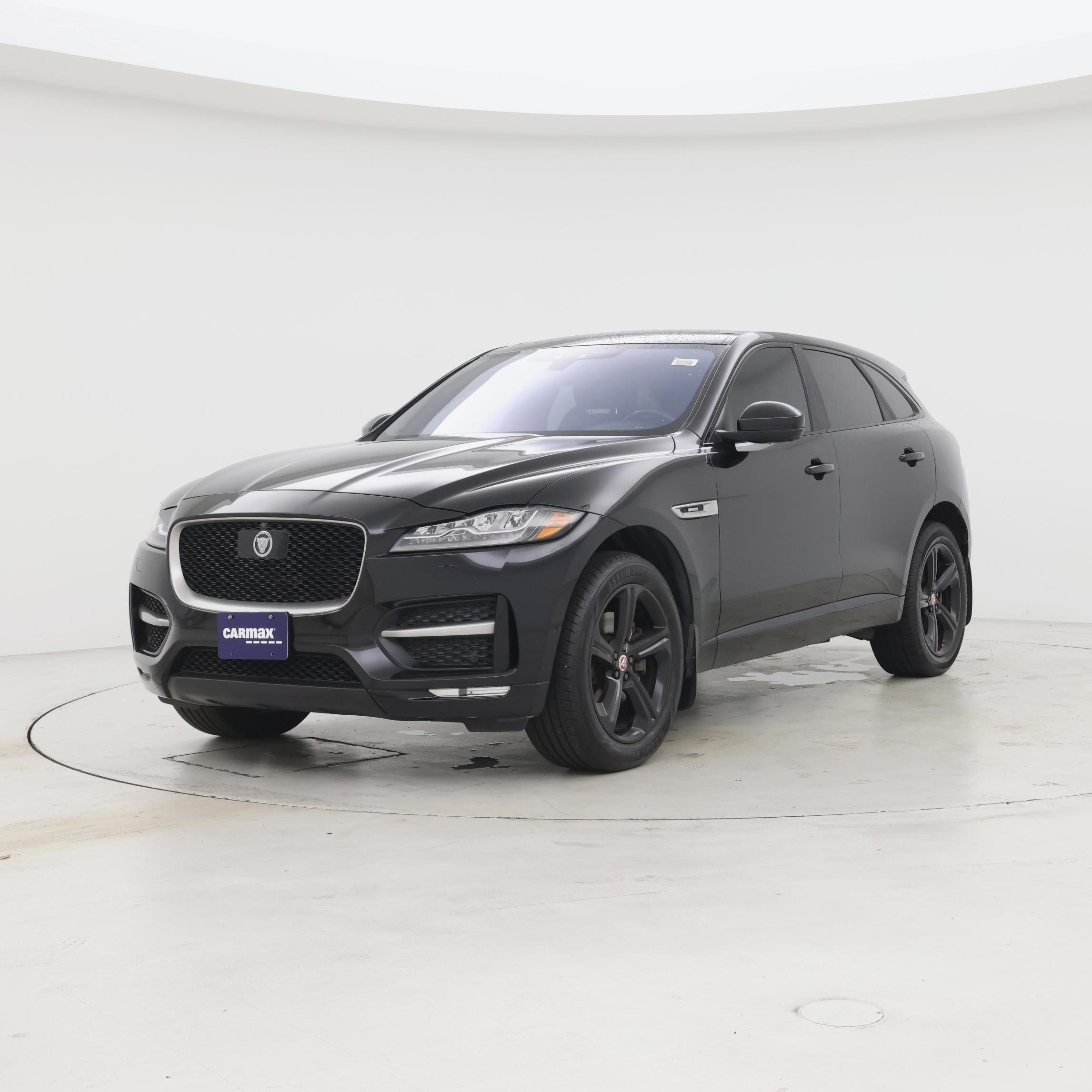 Thumbnail: 2017 Jaguar F-Pace - 4