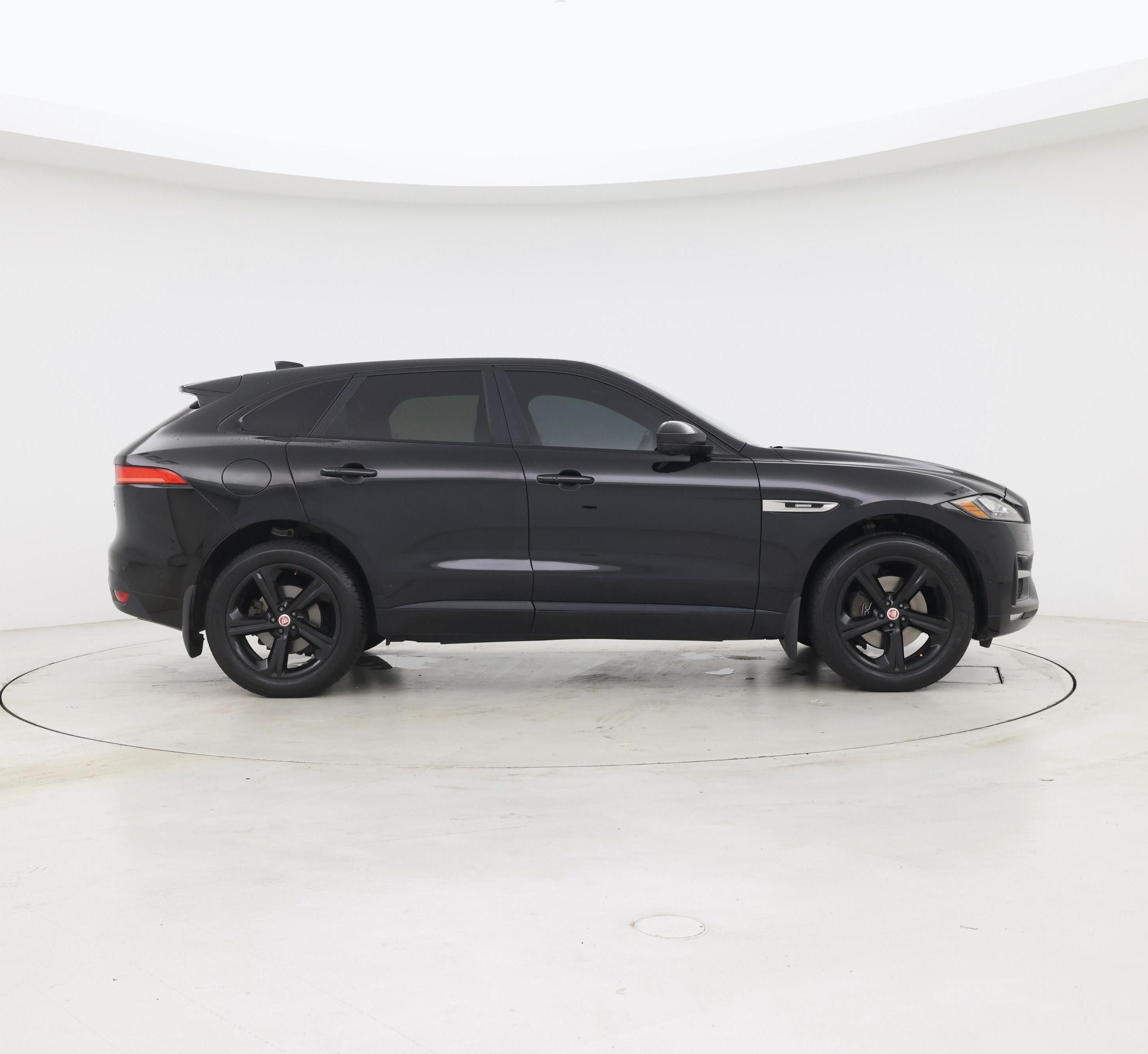 Thumbnail: 2017 Jaguar F-Pace - 7