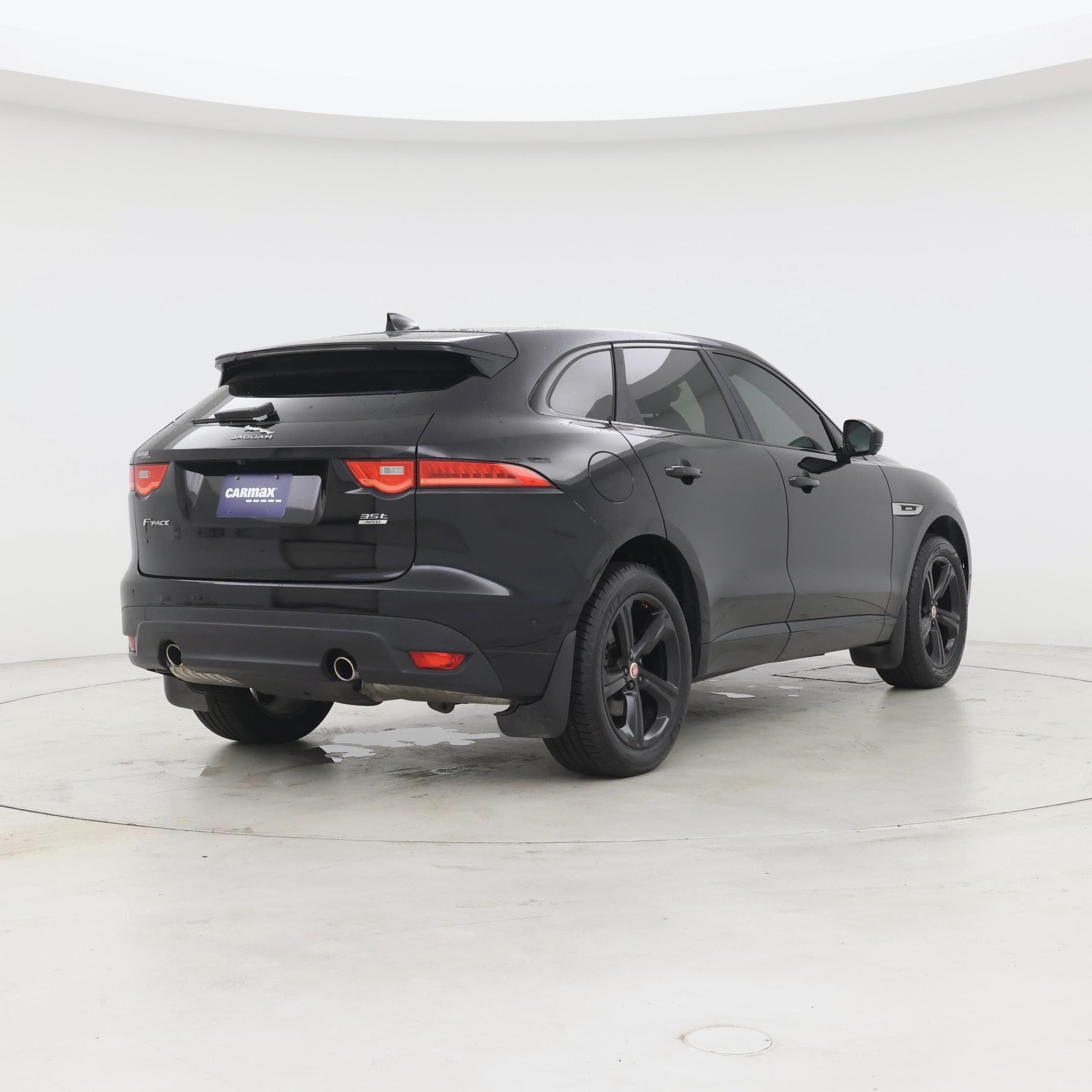Thumbnail: 2017 Jaguar F-Pace - 8