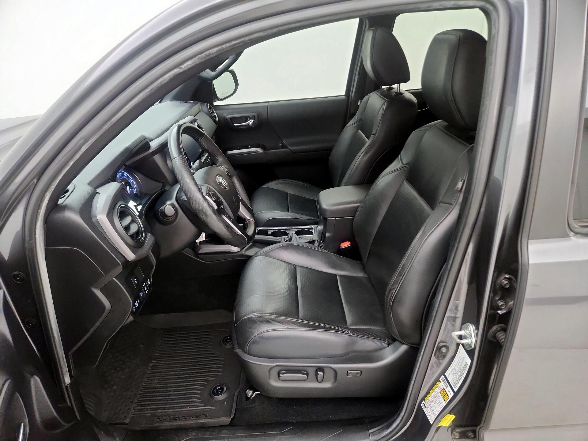 Thumbnail: 2022 Toyota Tacoma - 11