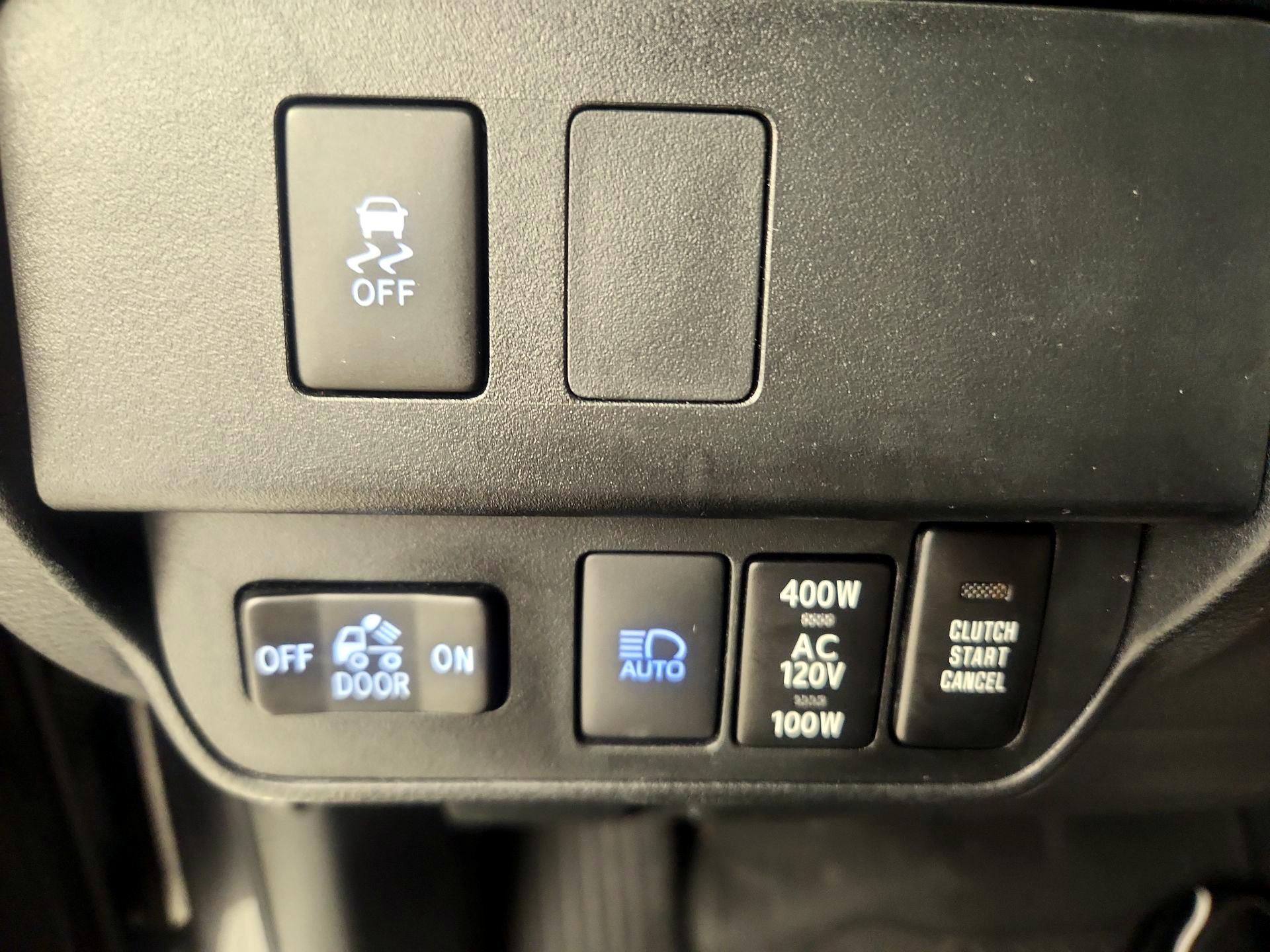 Thumbnail: 2022 Toyota Tacoma - 13