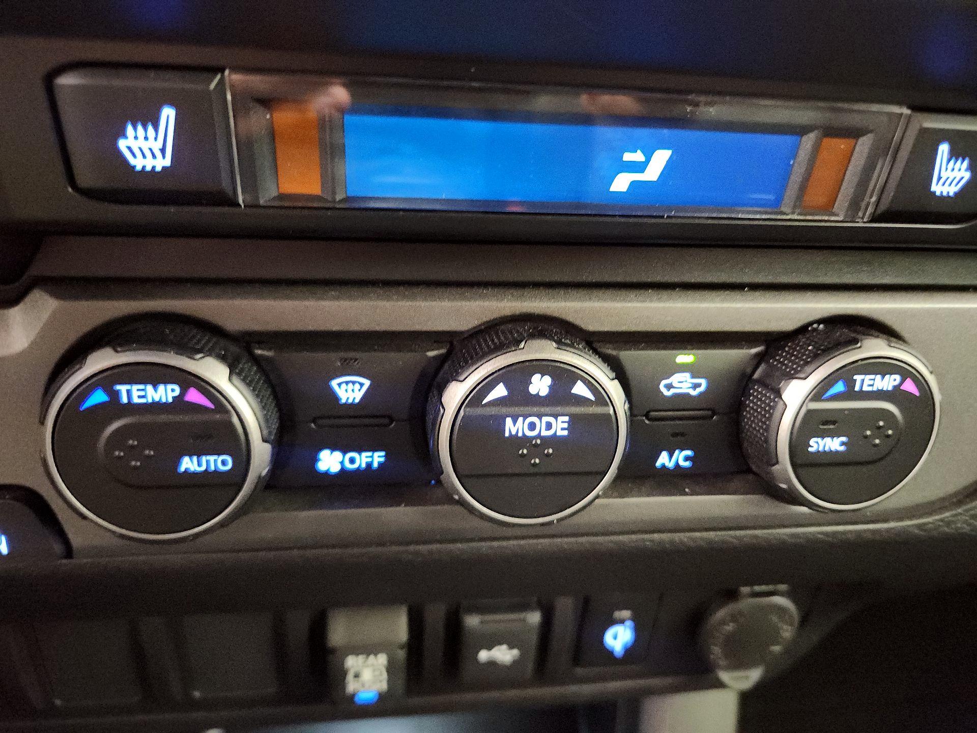 Thumbnail: 2022 Toyota Tacoma - 17