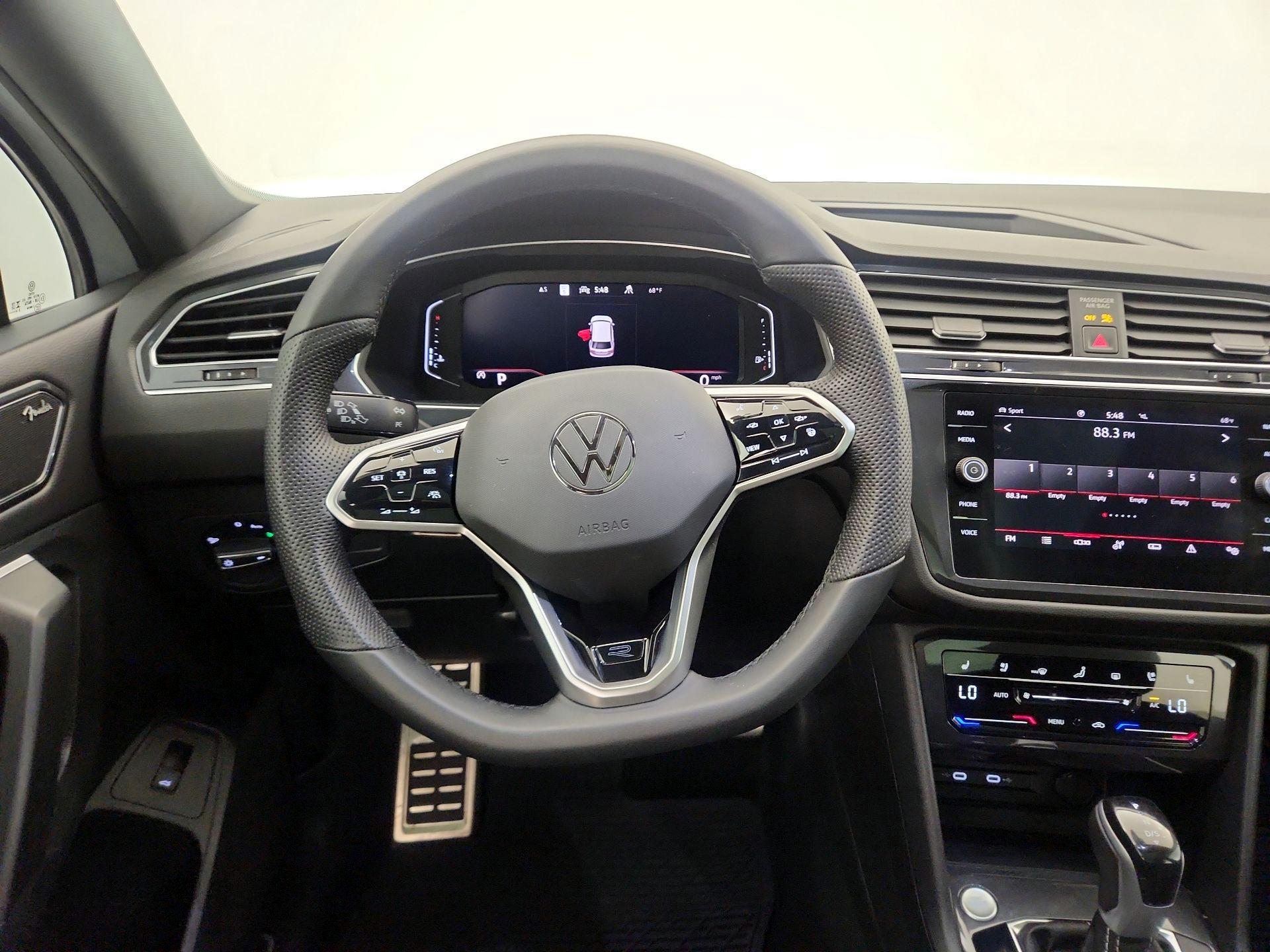 Thumbnail: 2024 Volkswagen Tiguan - 10