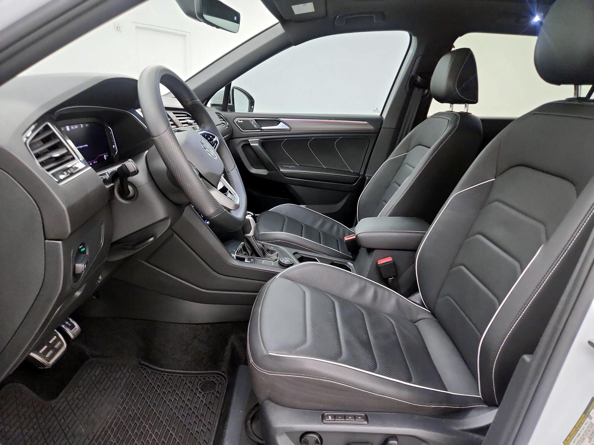 Thumbnail: 2024 Volkswagen Tiguan - 11