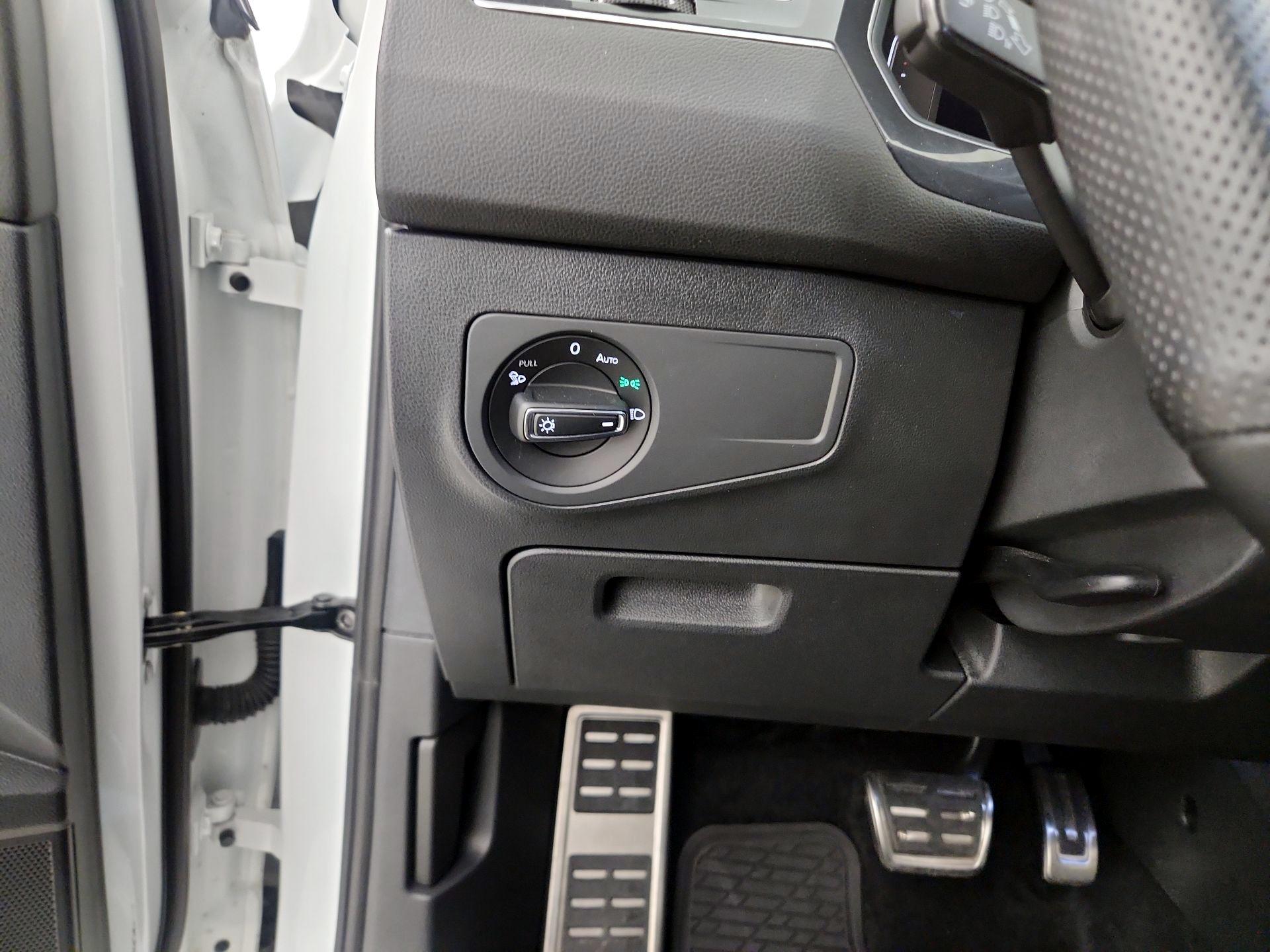 Thumbnail: 2024 Volkswagen Tiguan - 13