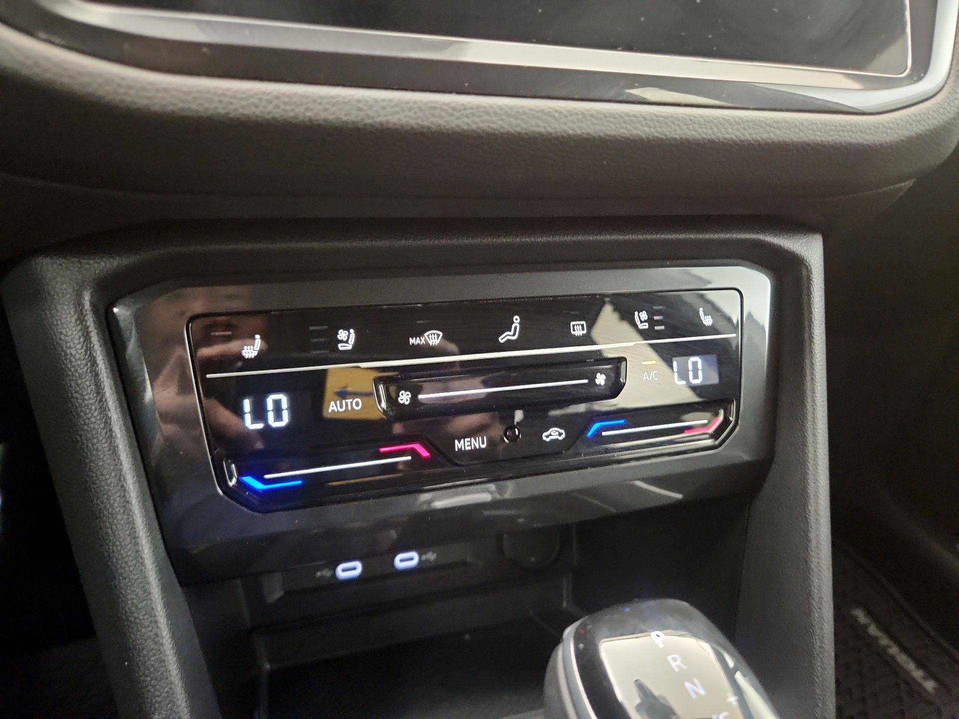 Thumbnail: 2024 Volkswagen Tiguan - 16