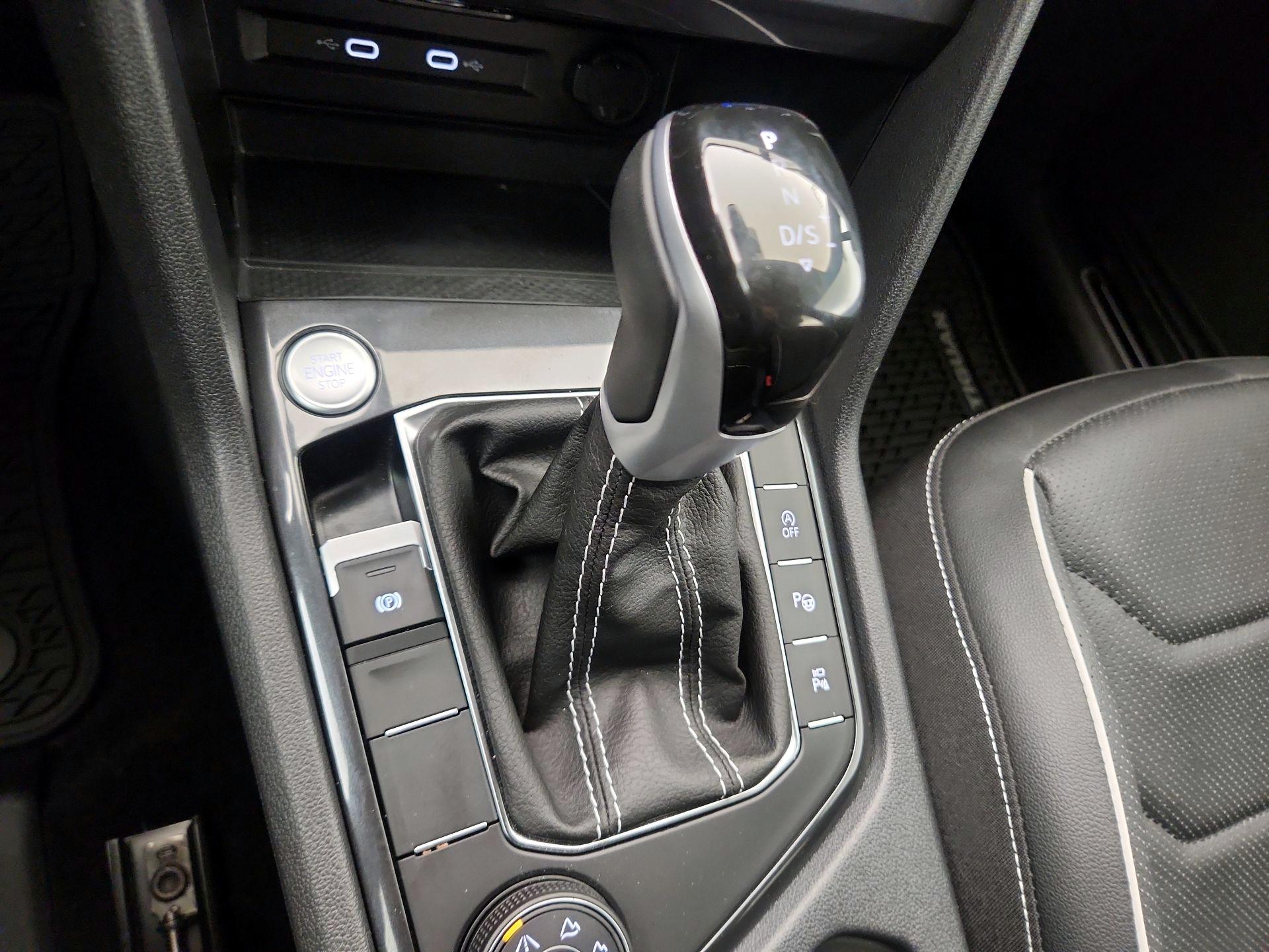 Thumbnail: 2024 Volkswagen Tiguan - 17