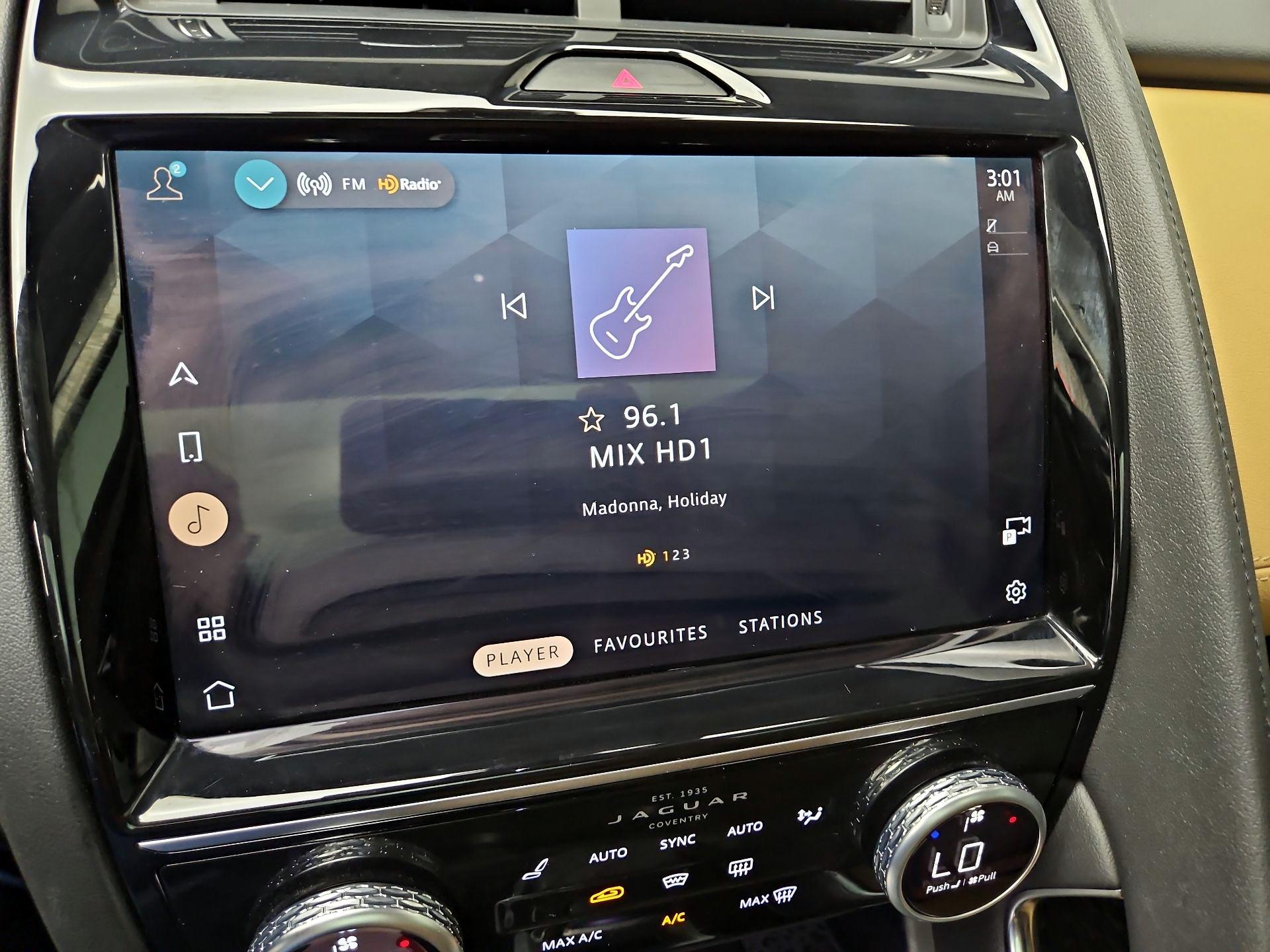 Thumbnail: 2021 Jaguar E-Pace - 15