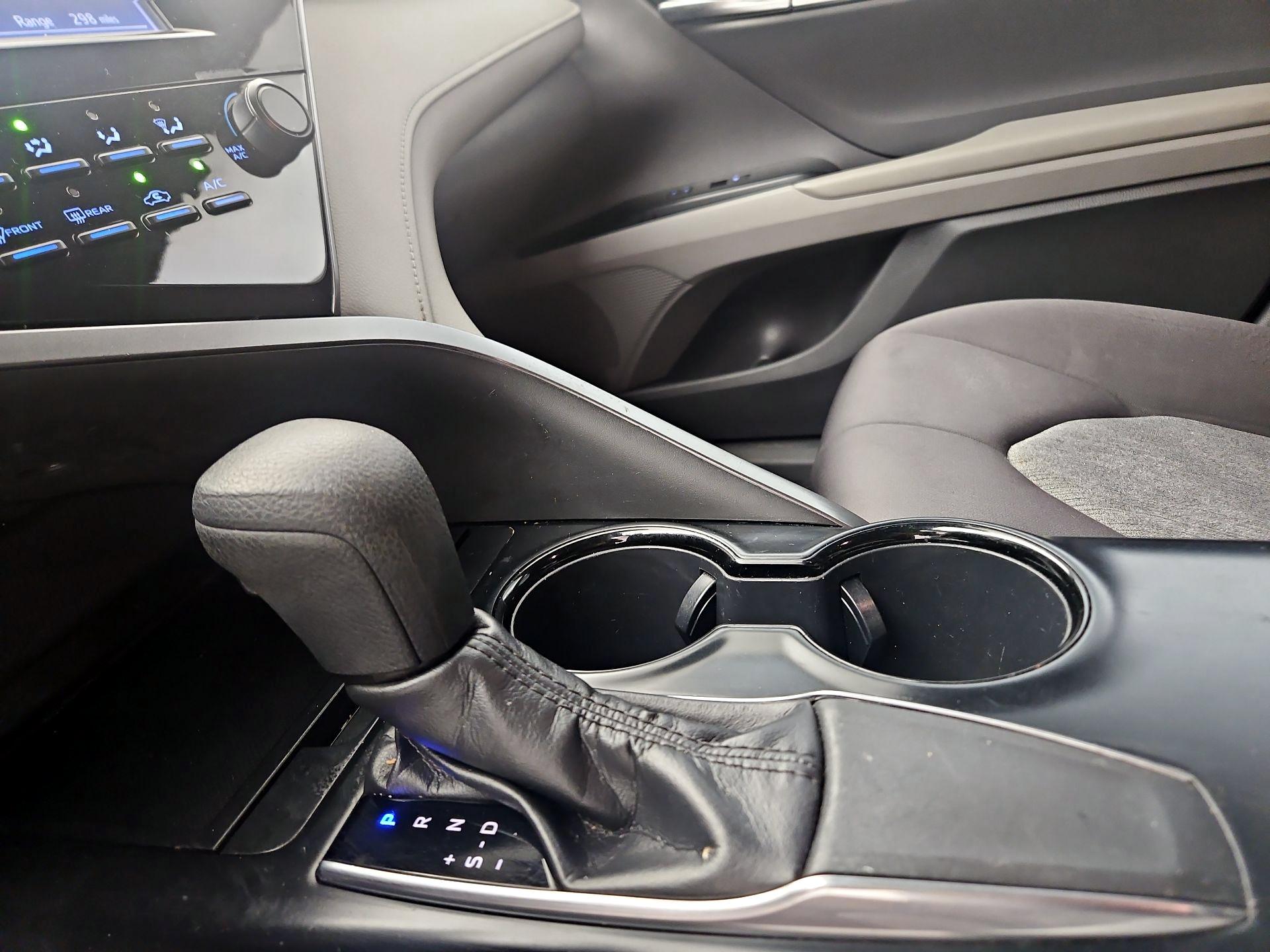 Thumbnail: 2019 Toyota Camry - 15