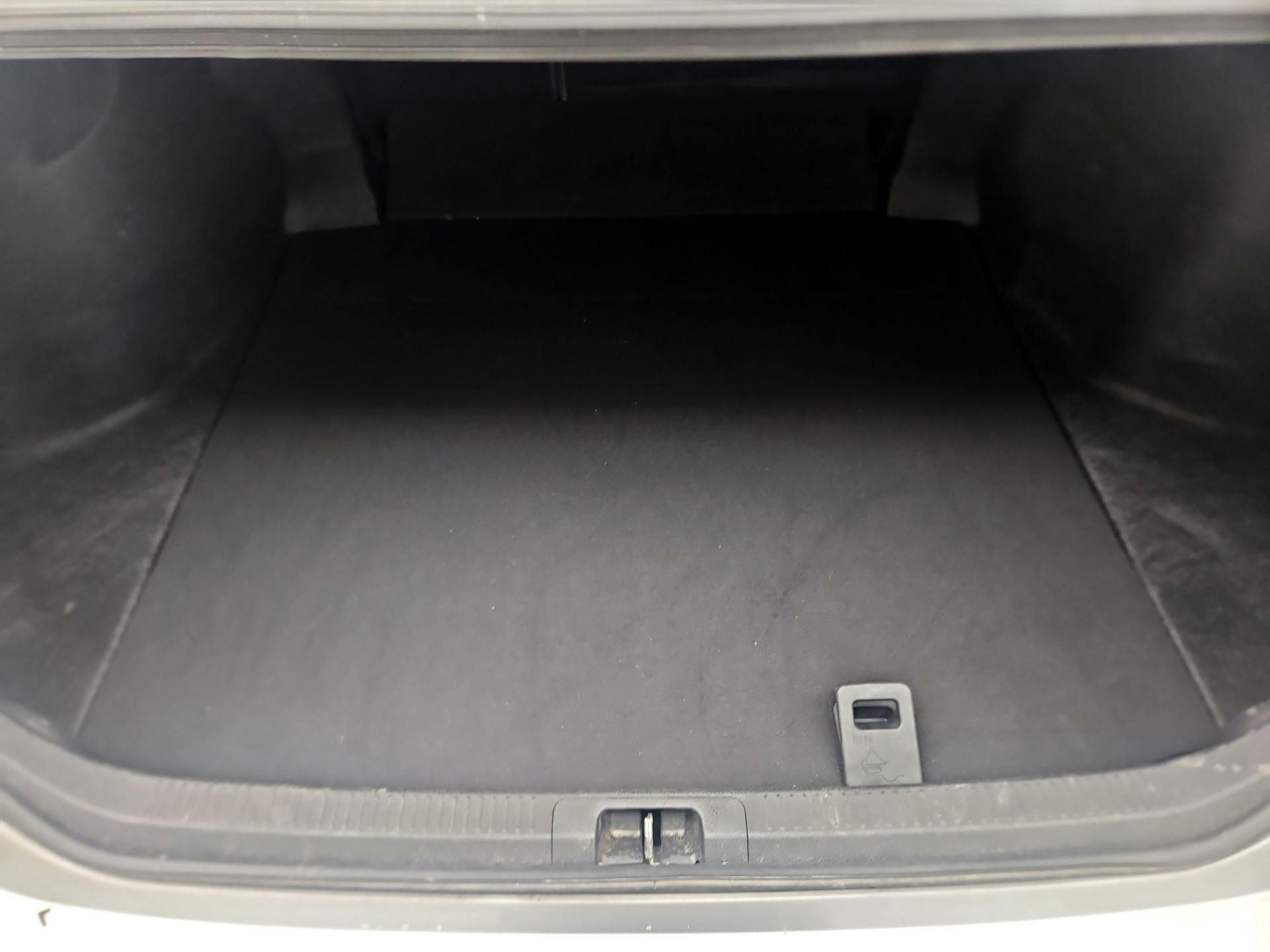 Thumbnail: 2019 Toyota Camry - 17