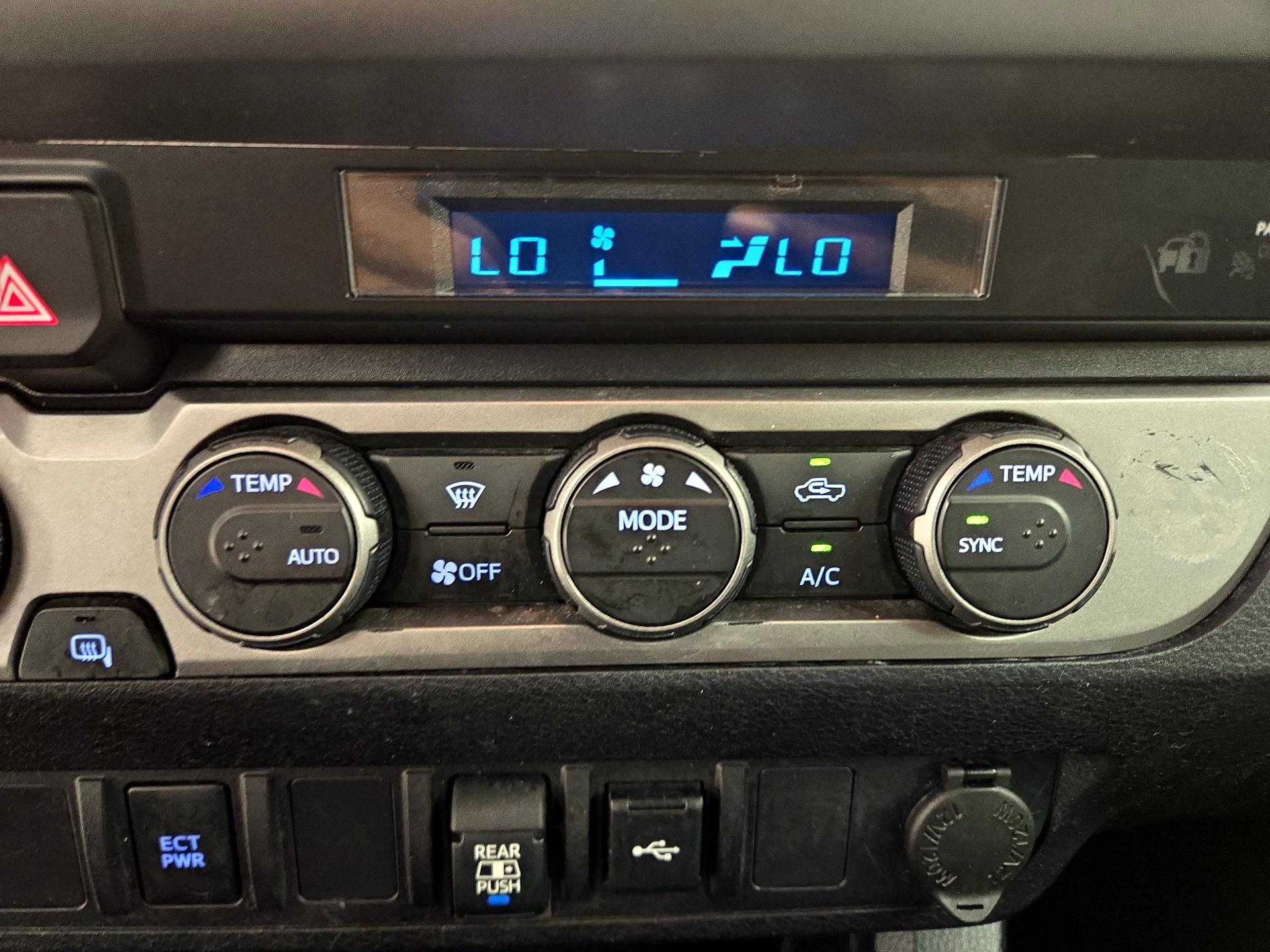 Thumbnail: 2022 Toyota Tacoma - 16