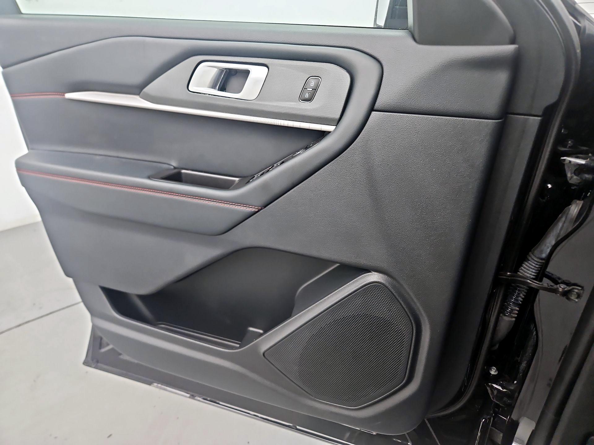 Thumbnail: 2025 Ford Explorer - 12