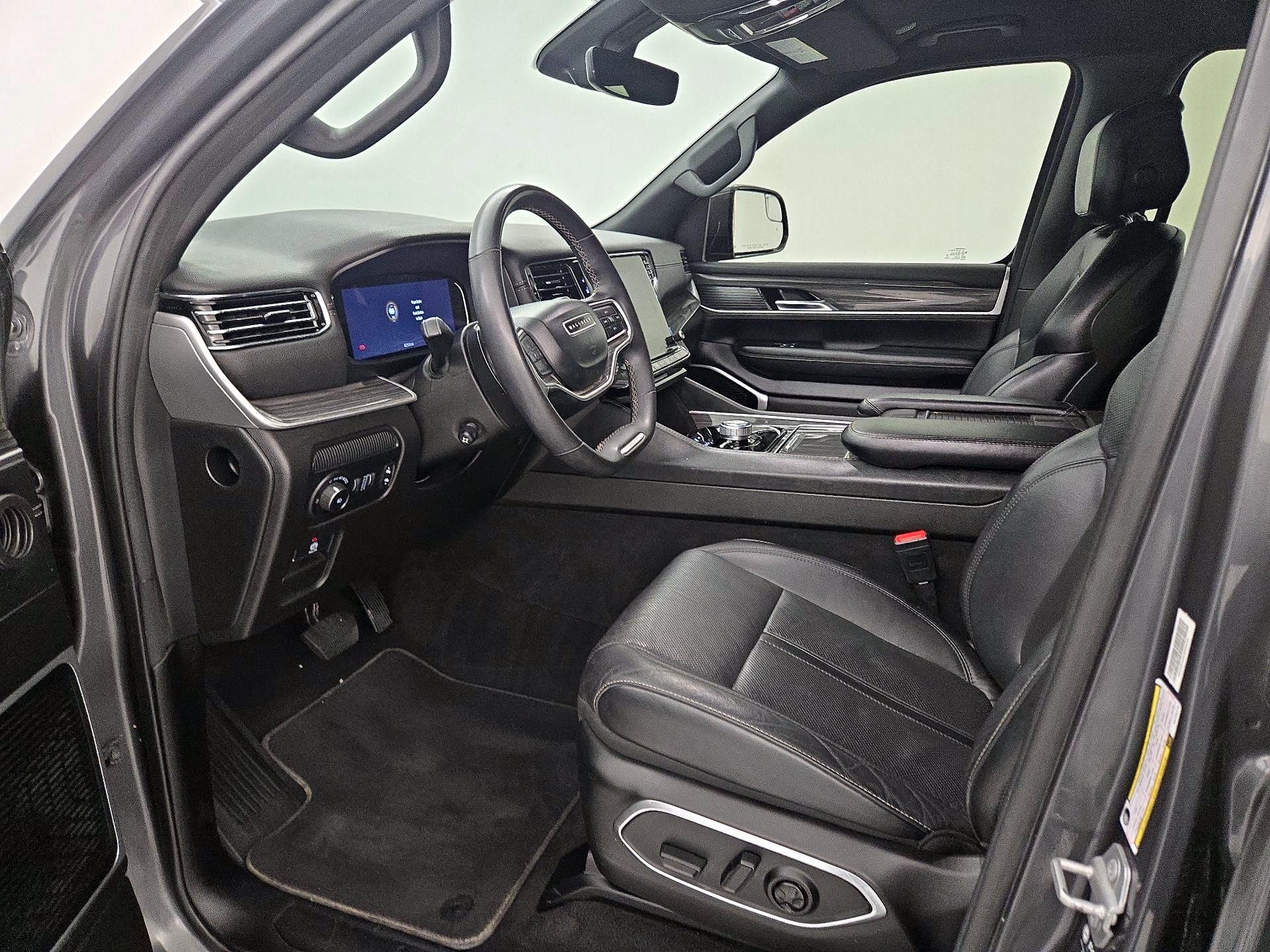 Thumbnail: 2022 Jeep Wagoneer - 11