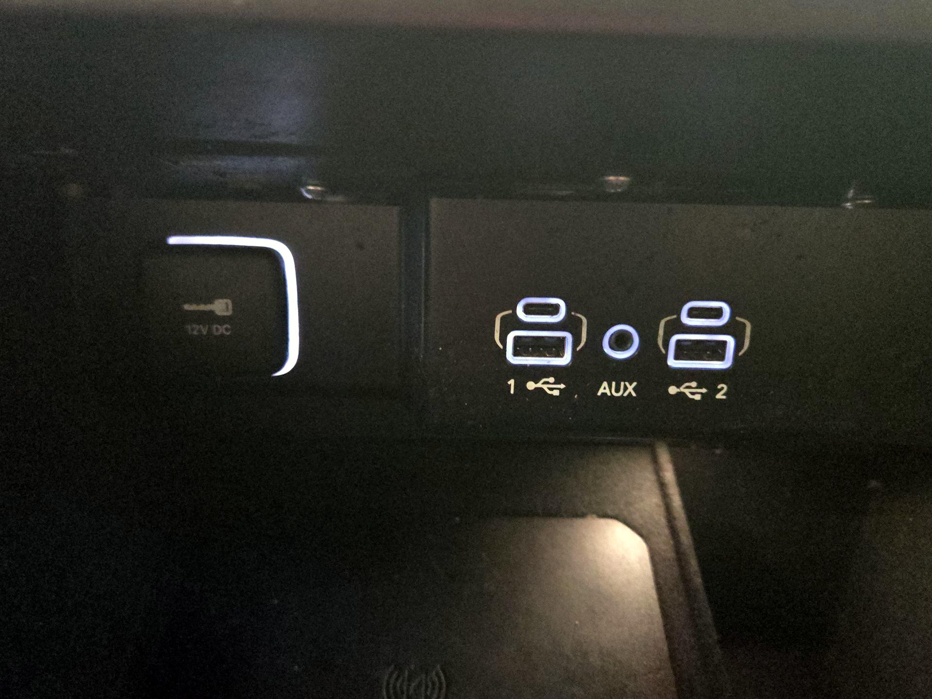 Thumbnail: 2022 Jeep Wagoneer - 19