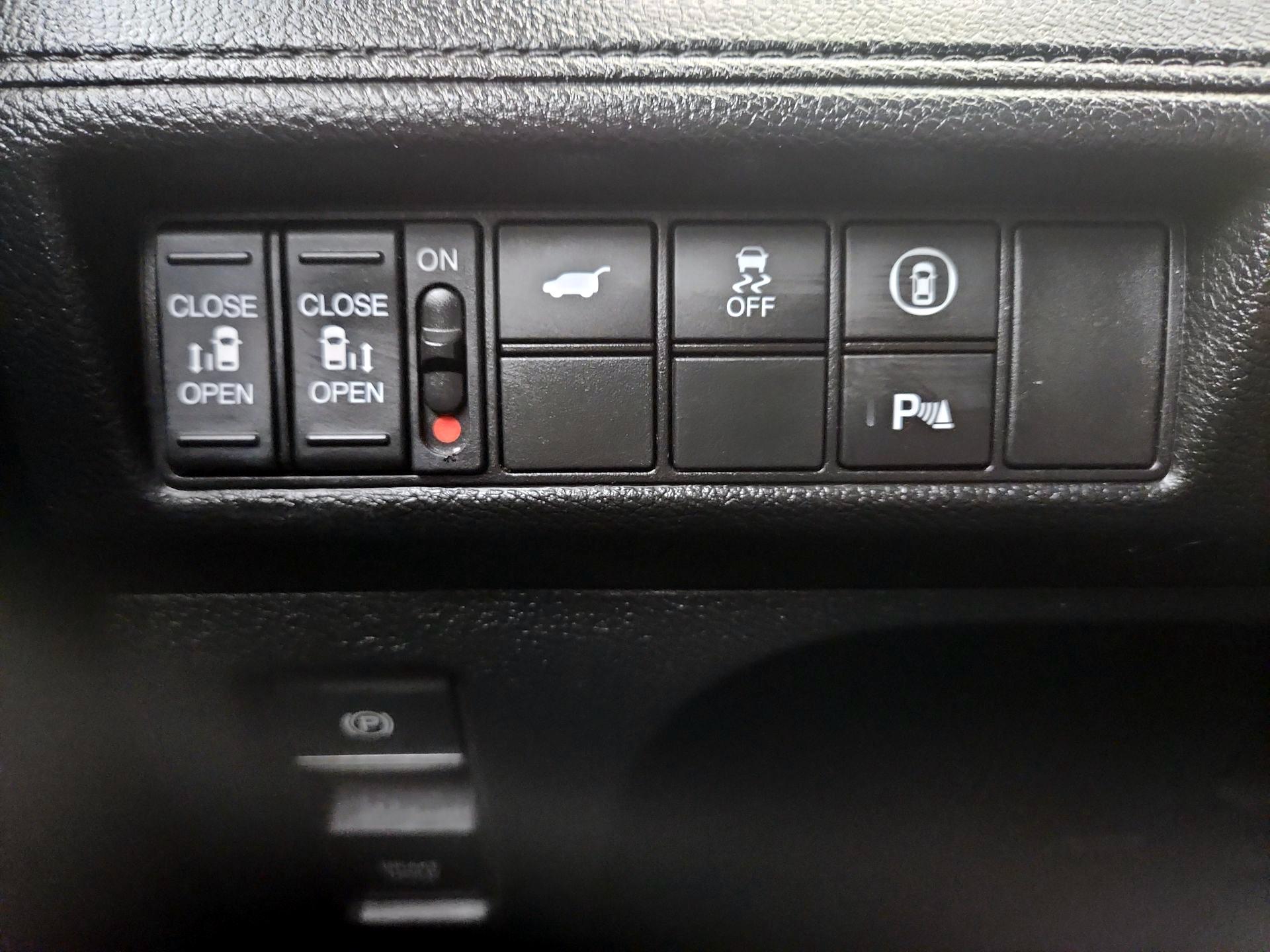 Thumbnail: 2023 Honda Odyssey - 13