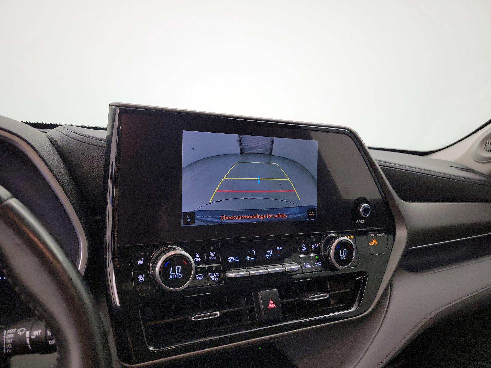 Thumbnail: 2023 Toyota Highlander - 14