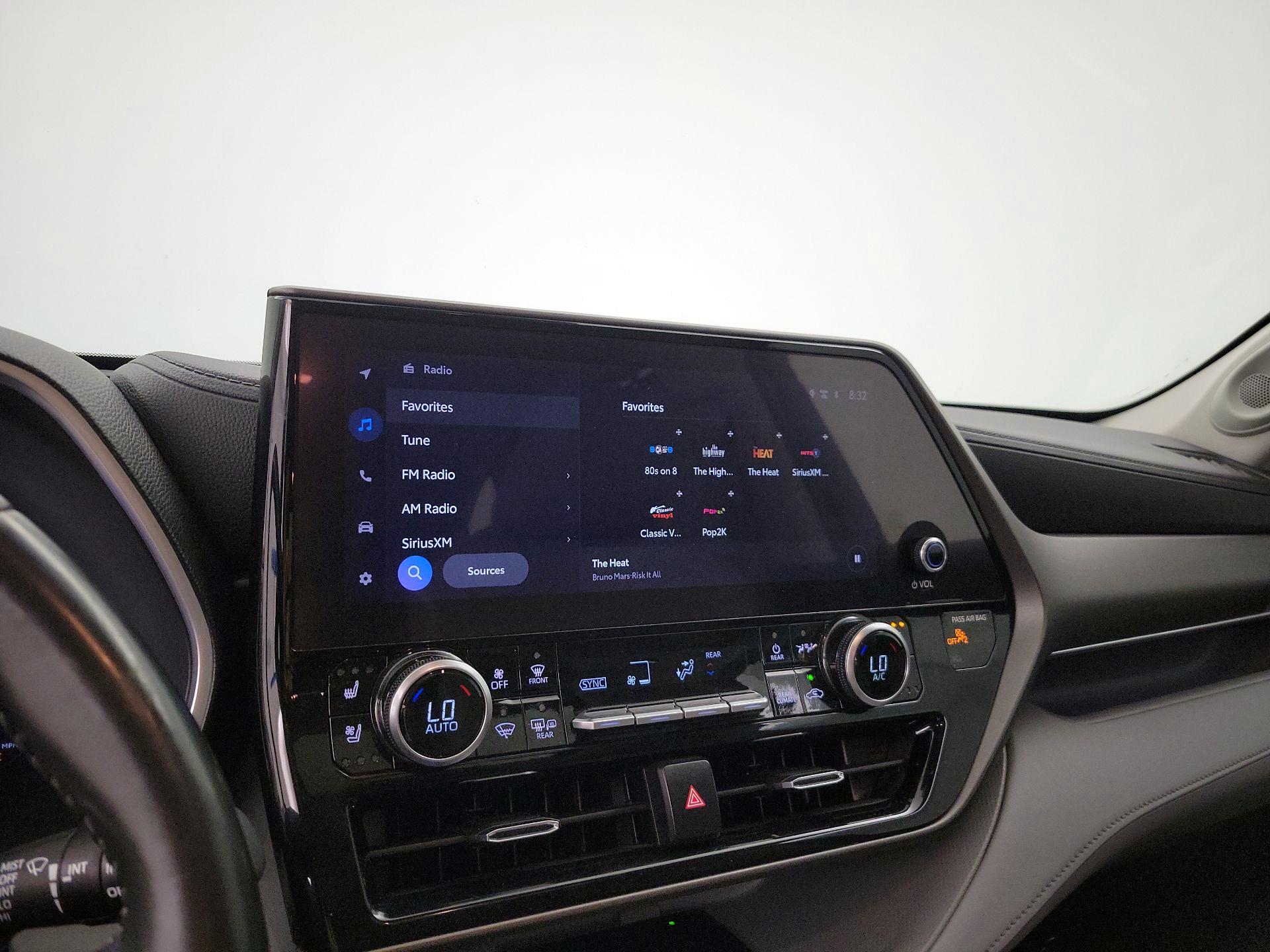 Thumbnail: 2023 Toyota Highlander - 15