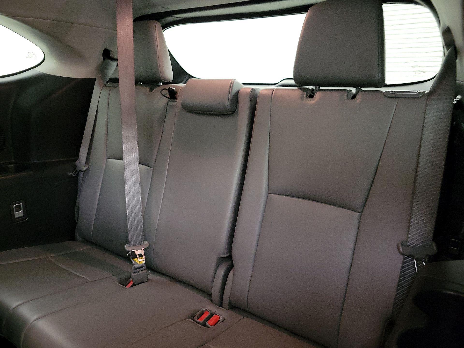 Thumbnail: 2023 Toyota Highlander - 20