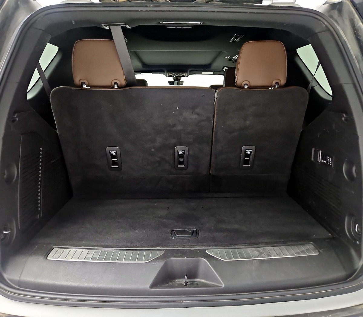 Trunk/Cargo (Seats Up)