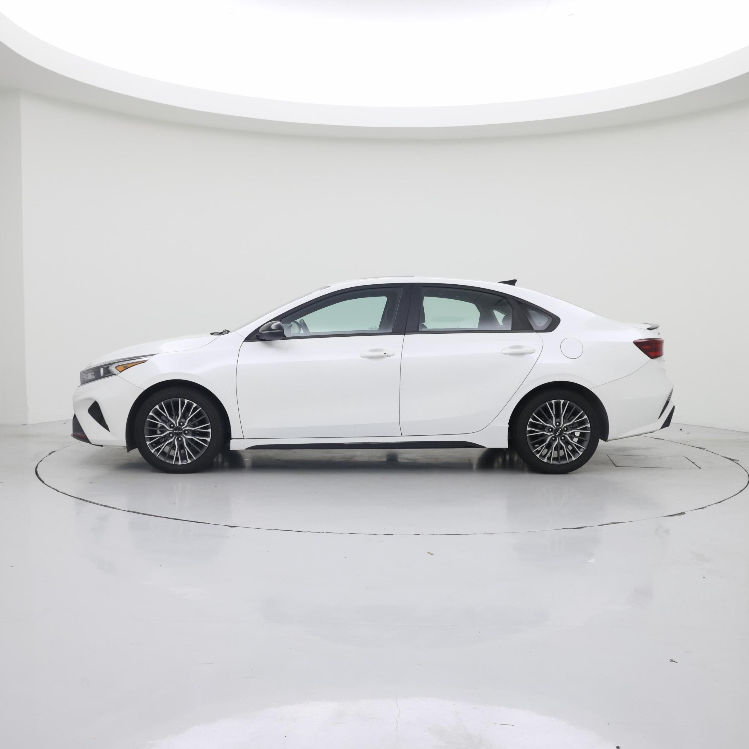 Thumbnail: 2024 Kia Forte - 3