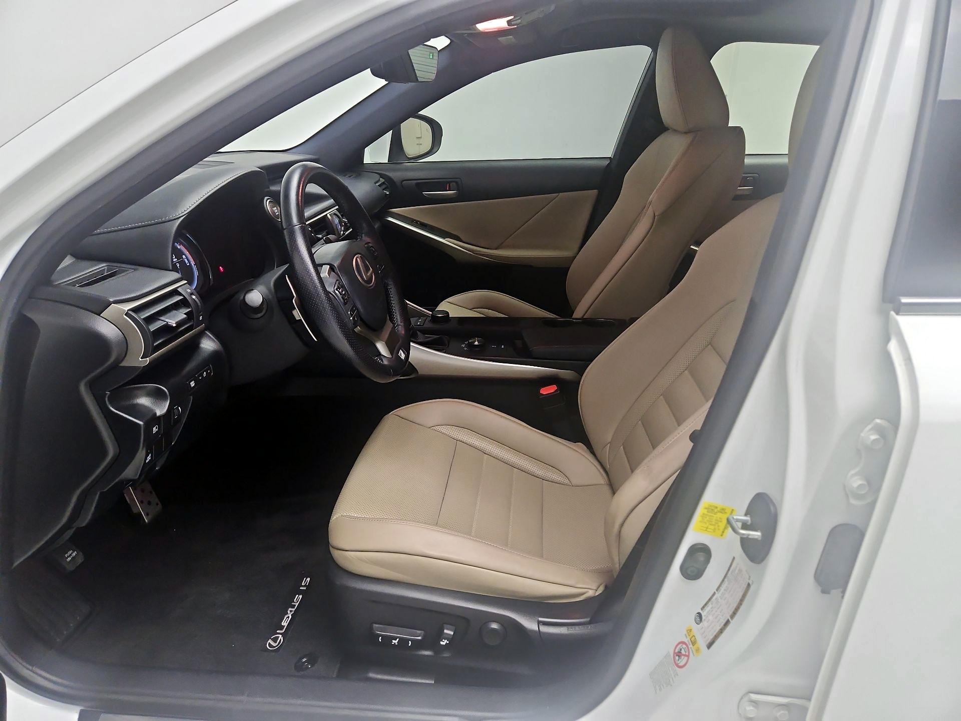 Thumbnail: 2017 Lexus IS - 11