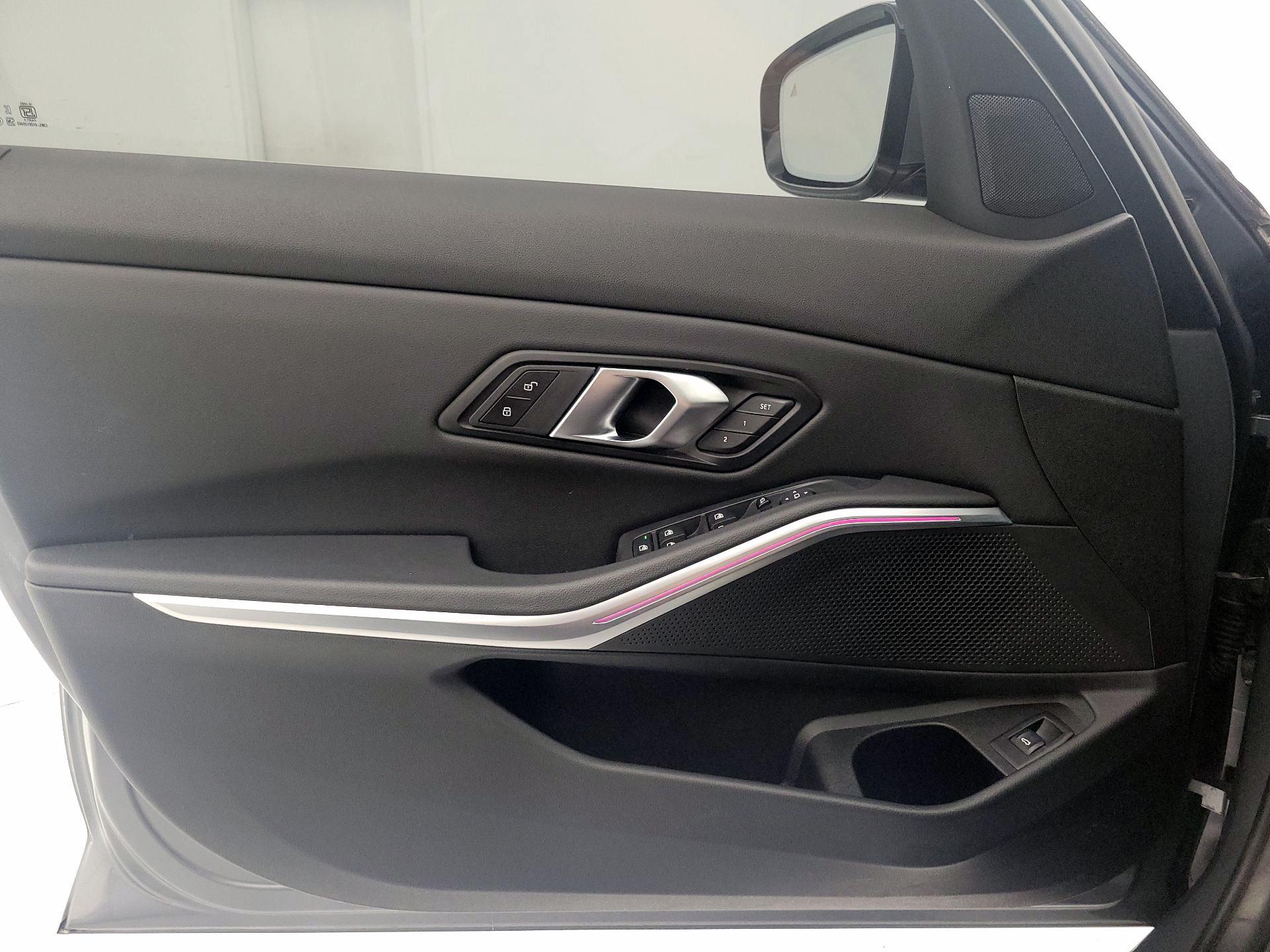 Thumbnail: 2024 BMW 3 Series - 12