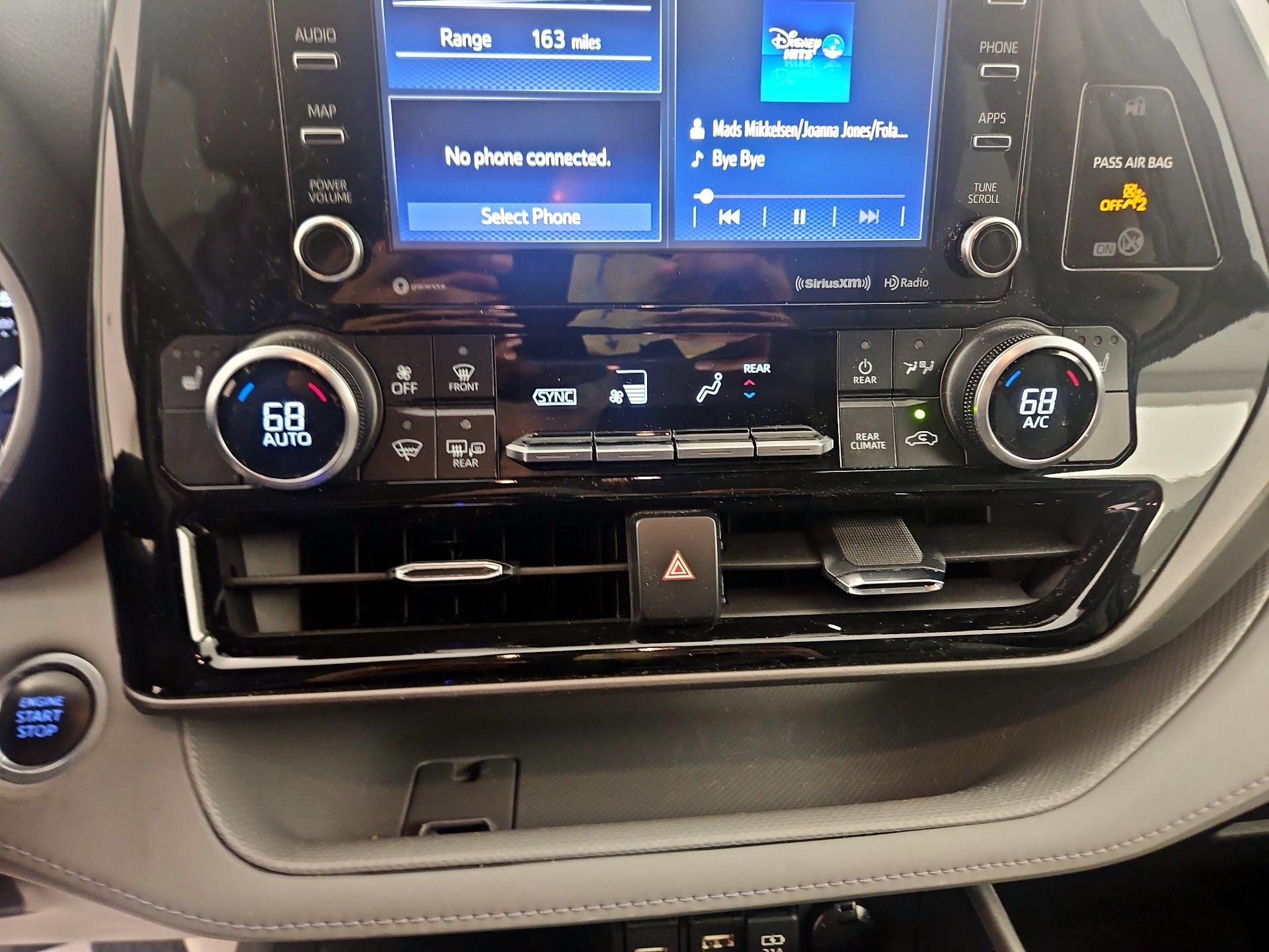 Thumbnail: 2021 Toyota Highlander - 14