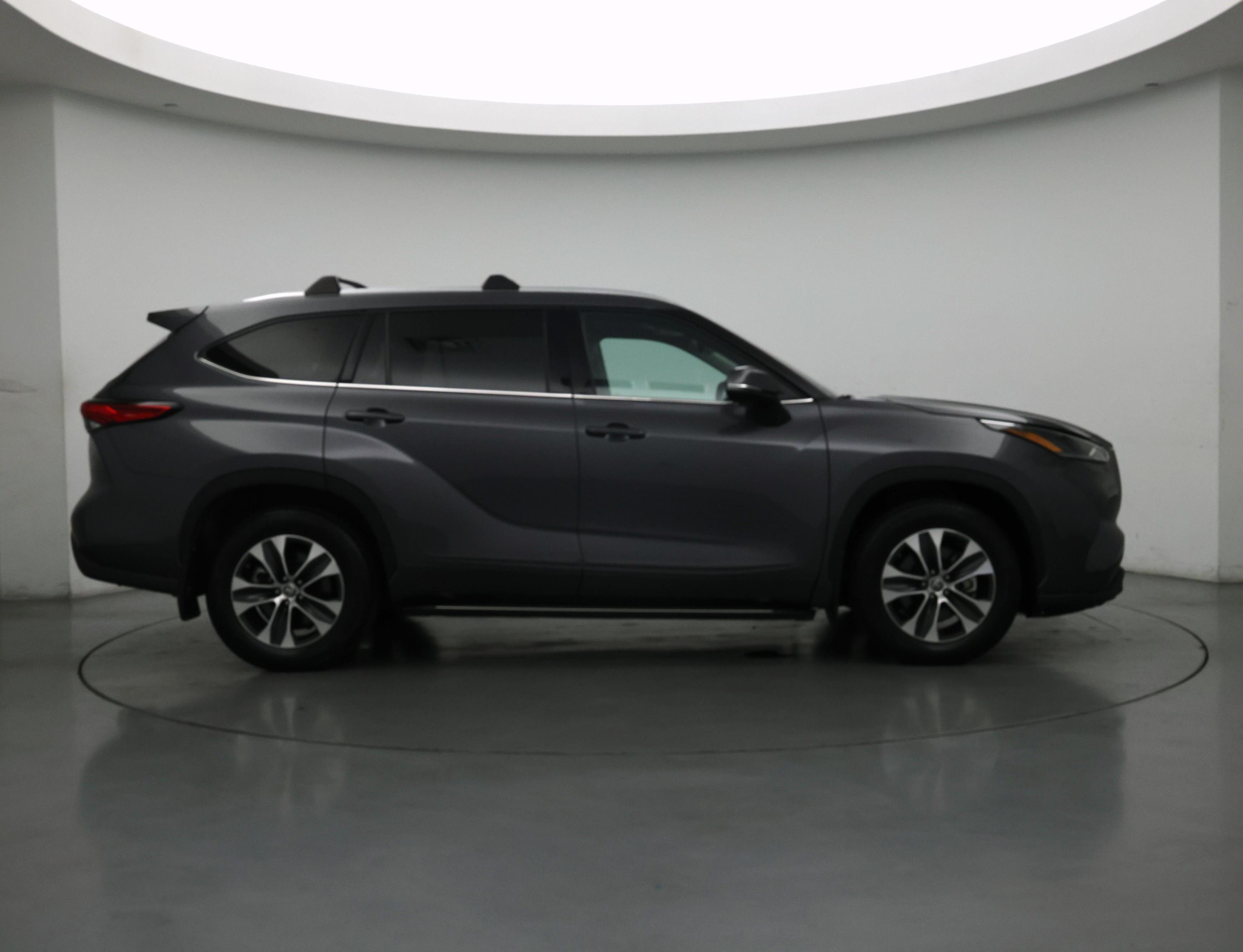 Thumbnail: 2021 Toyota Highlander - 7