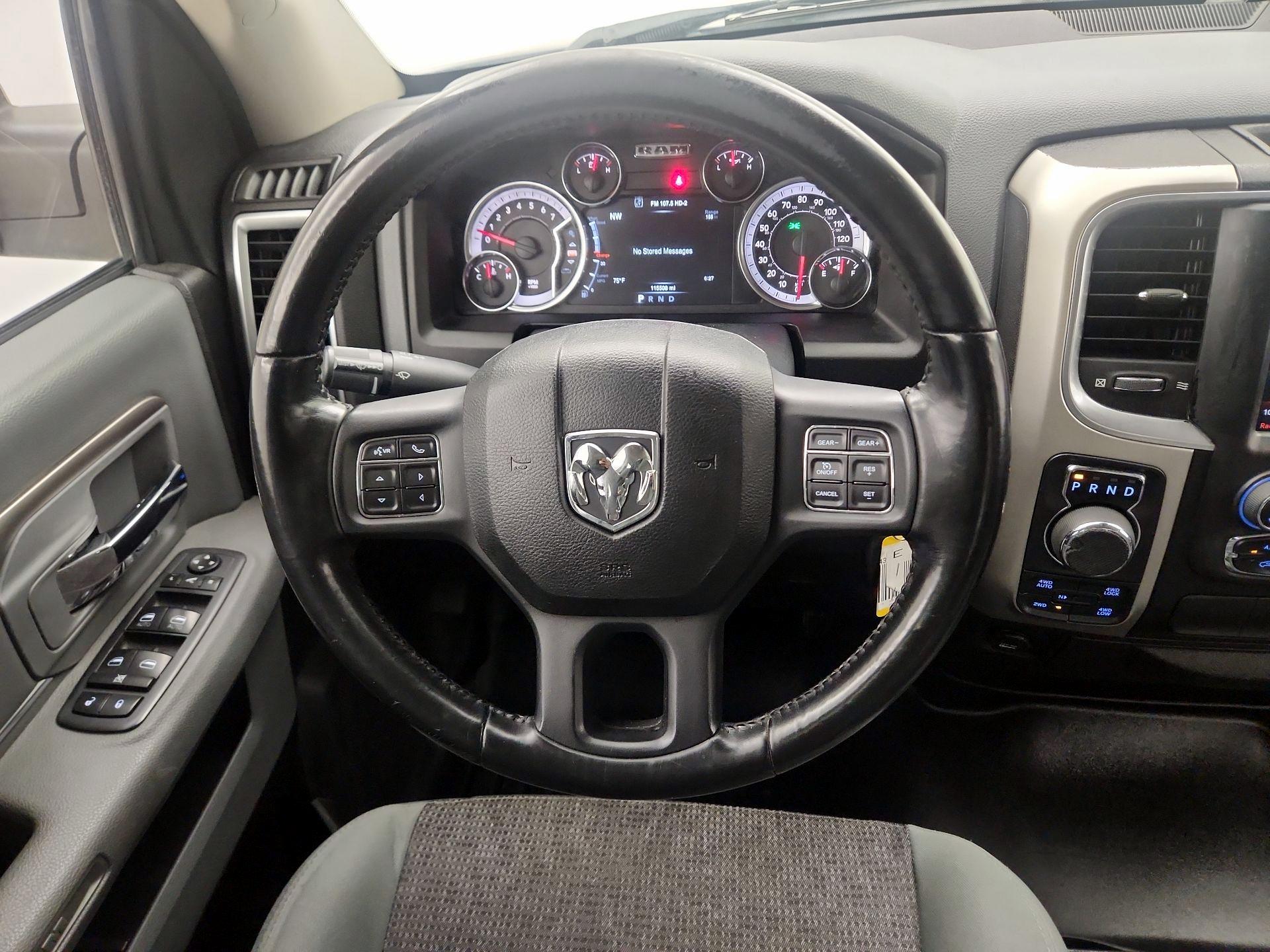 Thumbnail: 2019 RAM 1500 Classic - 10