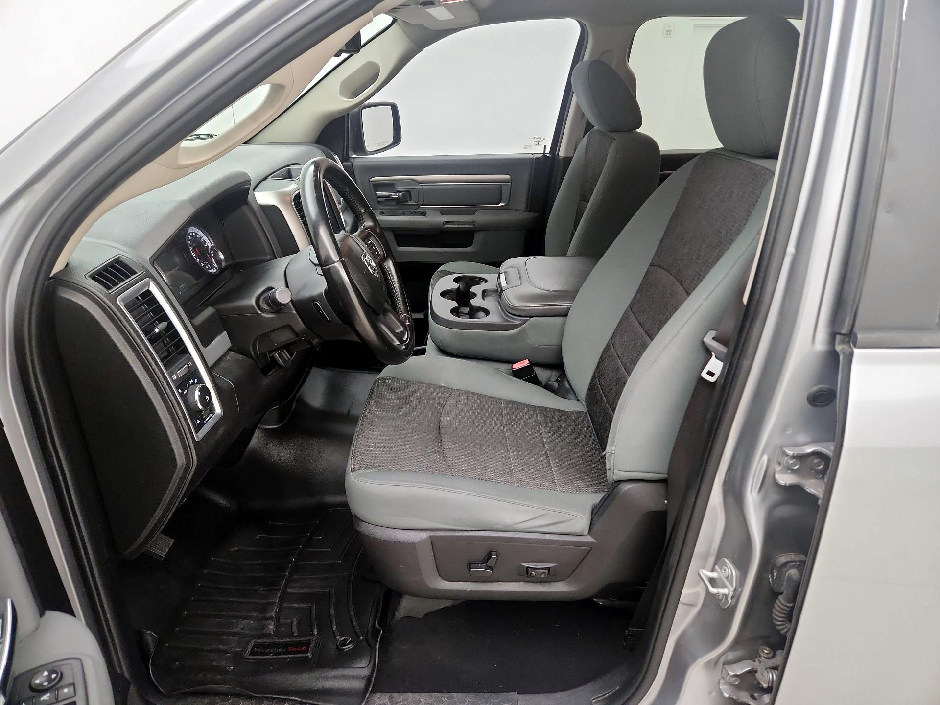 Thumbnail: 2019 RAM 1500 Classic - 11