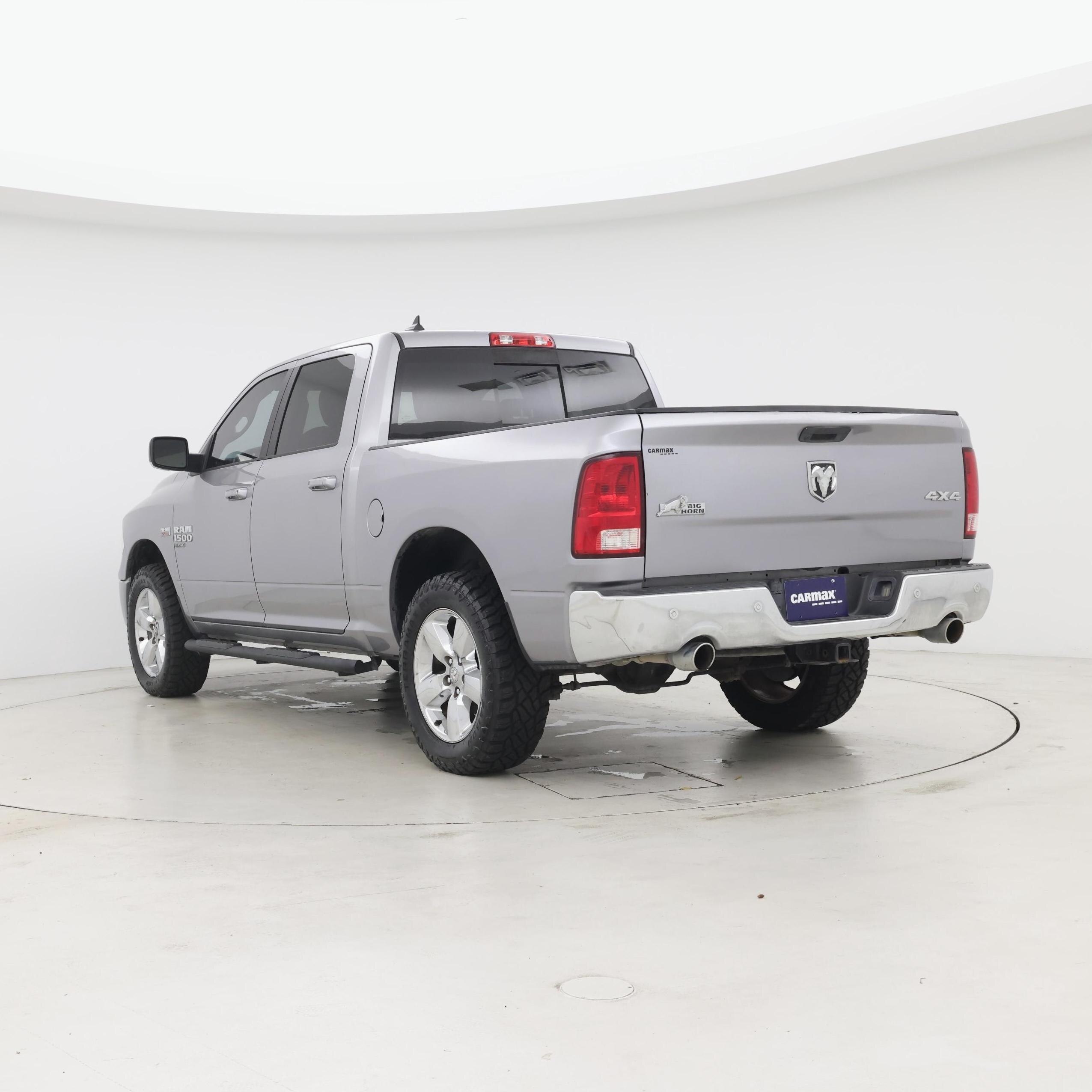 Thumbnail: 2019 RAM 1500 Classic - 2