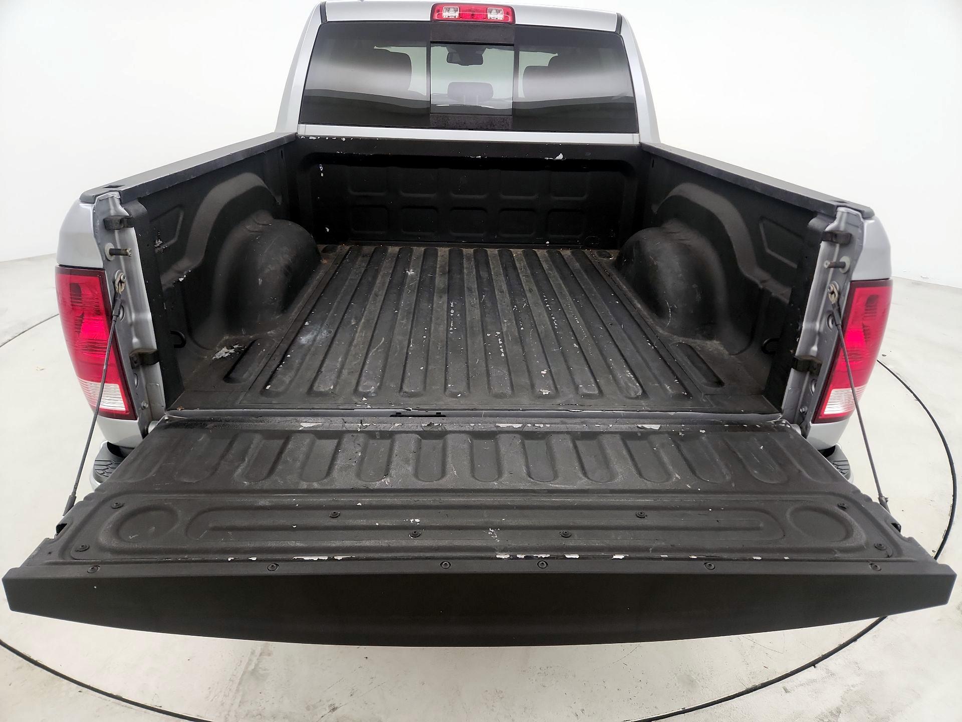 Thumbnail: 2019 RAM 1500 Classic - 20