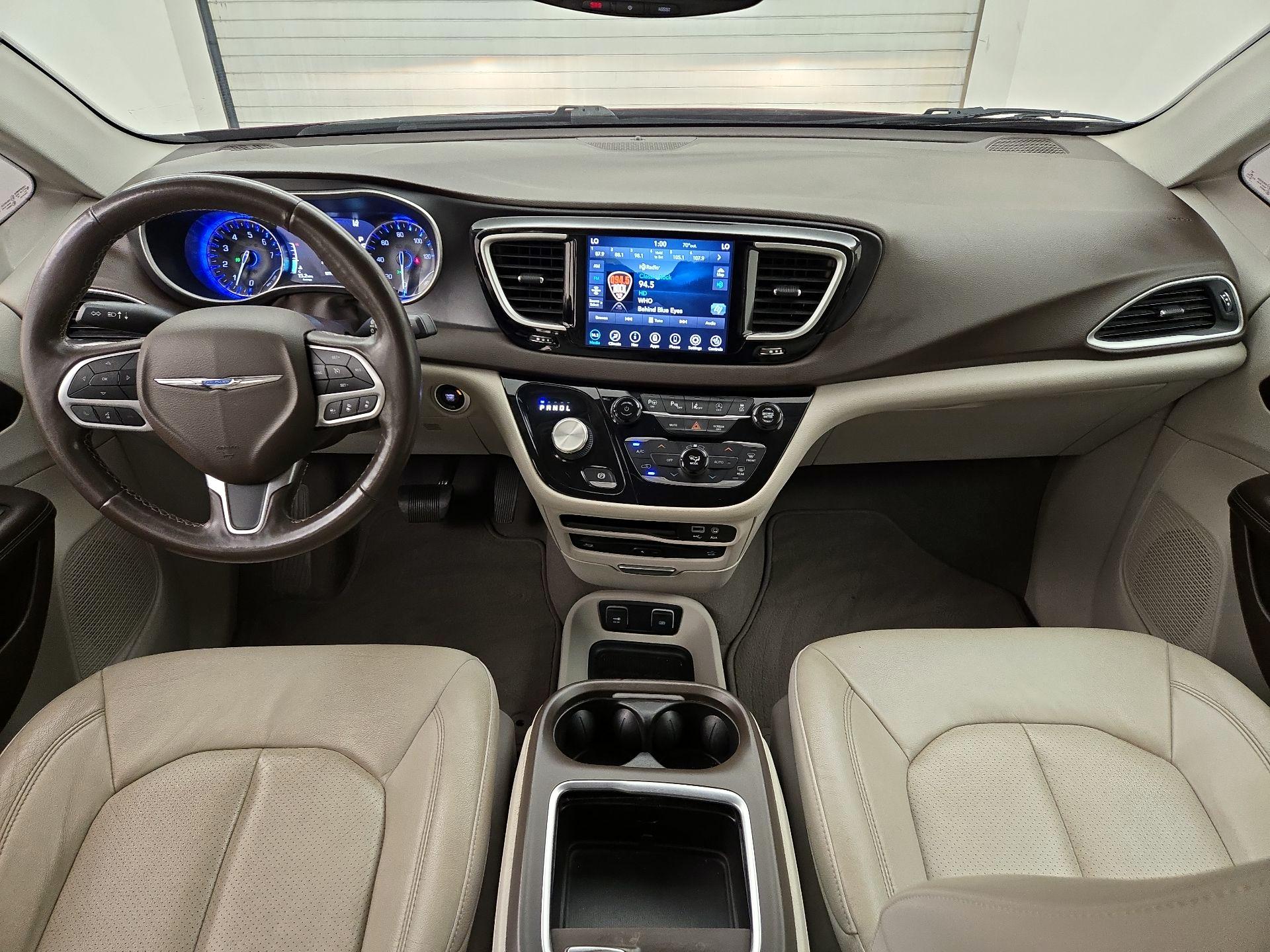 Thumbnail: 2020 Chrysler Pacifica - 9