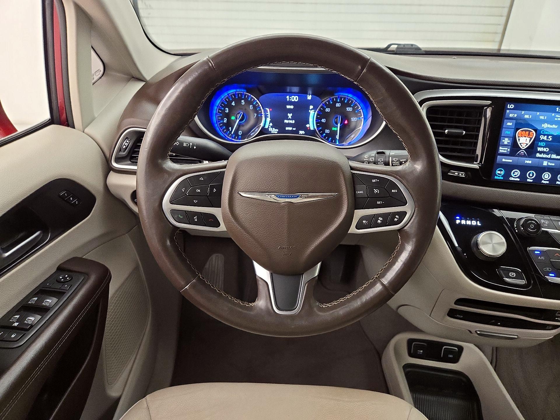 Thumbnail: 2020 Chrysler Pacifica - 10