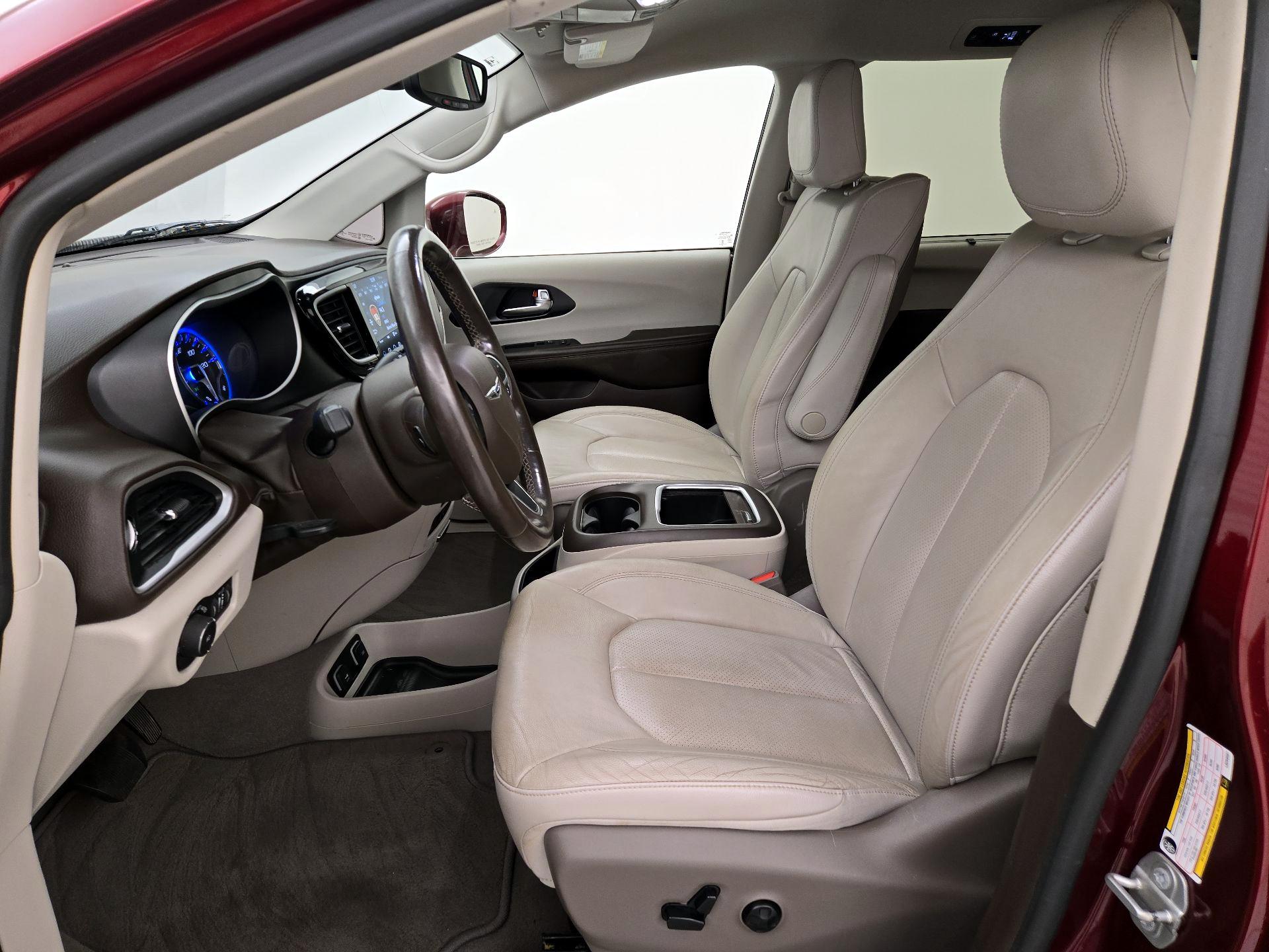 Thumbnail: 2020 Chrysler Pacifica - 11