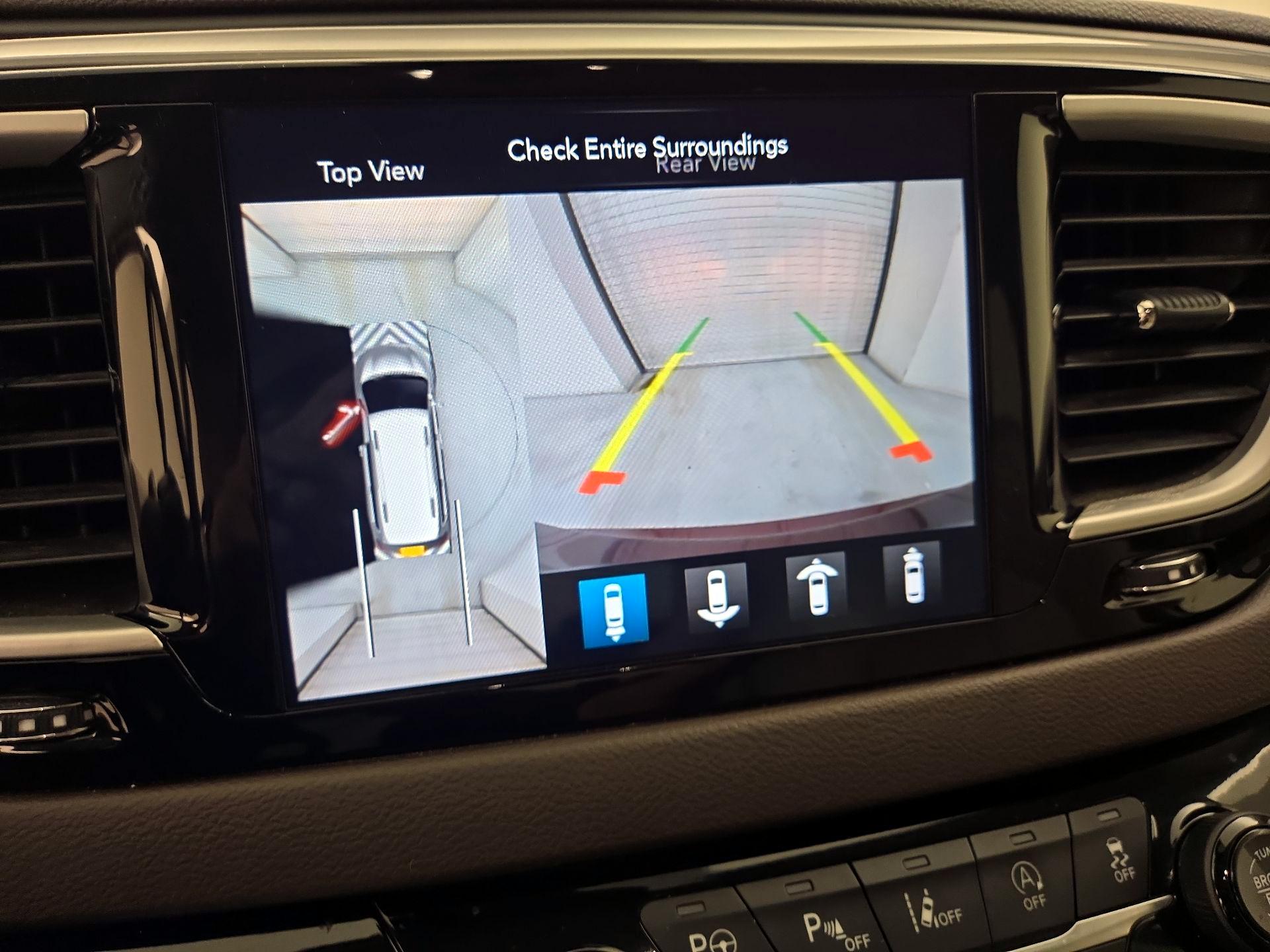 Thumbnail: 2020 Chrysler Pacifica - 15