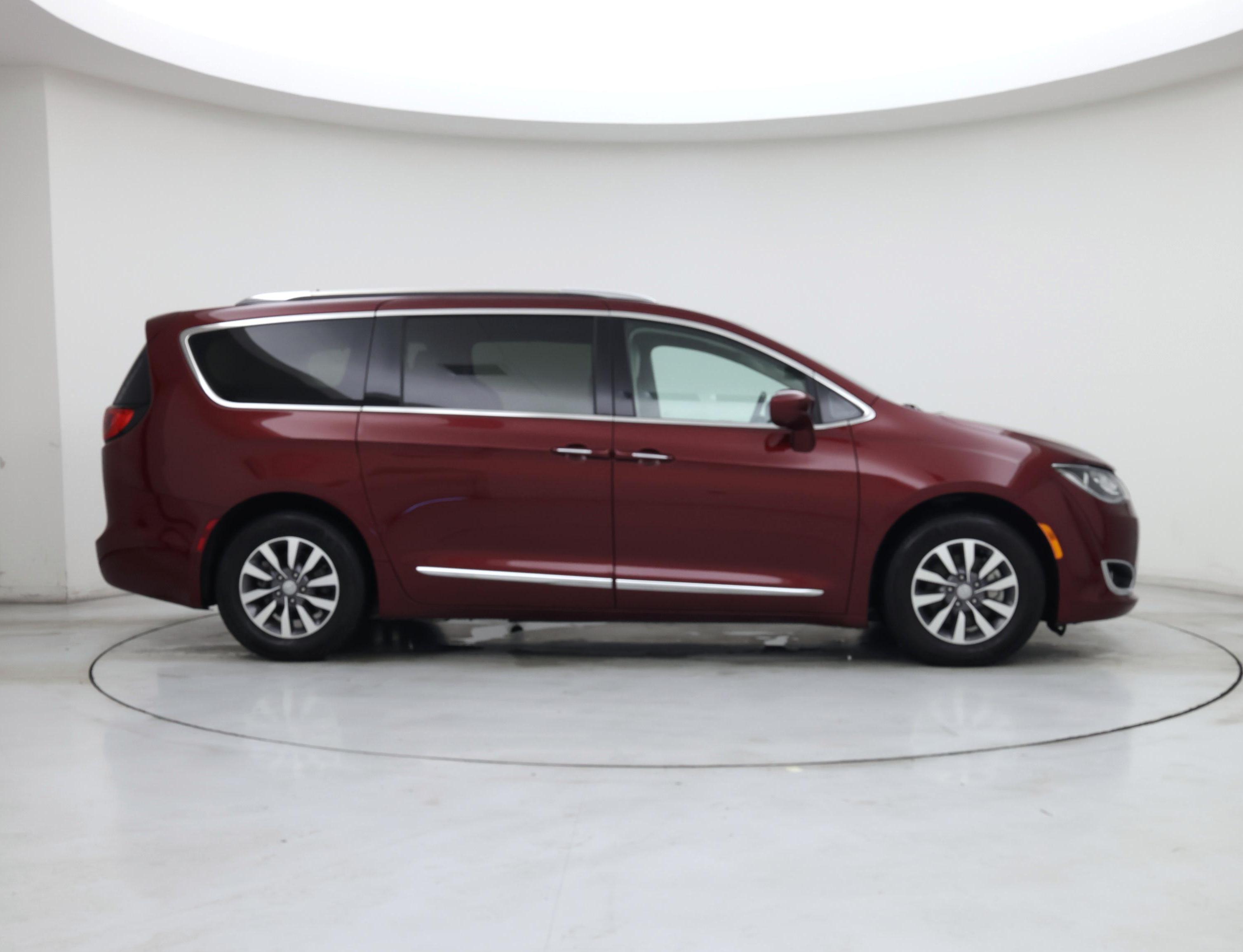 Thumbnail: 2020 Chrysler Pacifica - 7