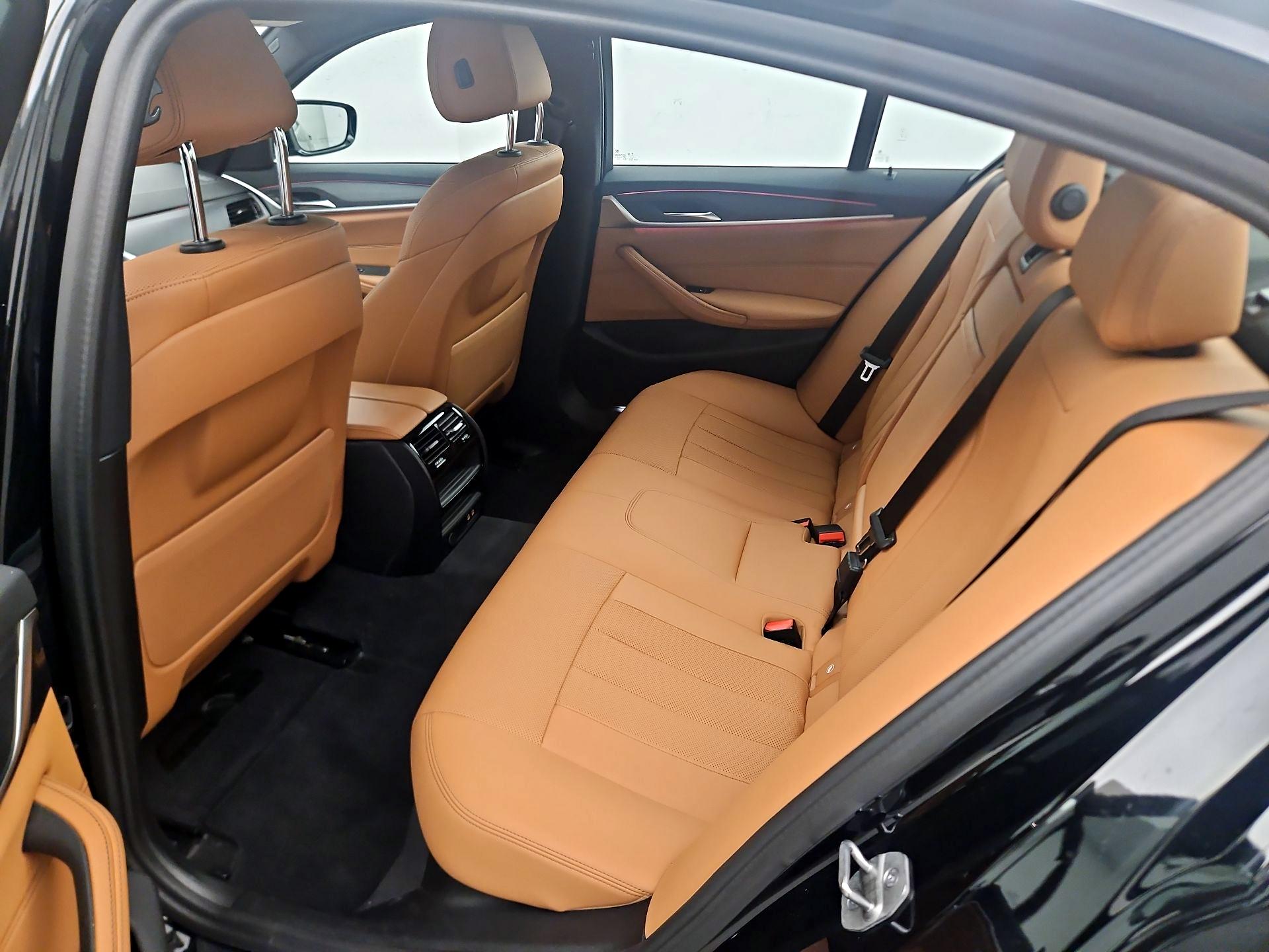 Thumbnail: 2023 BMW 5 Series - 16