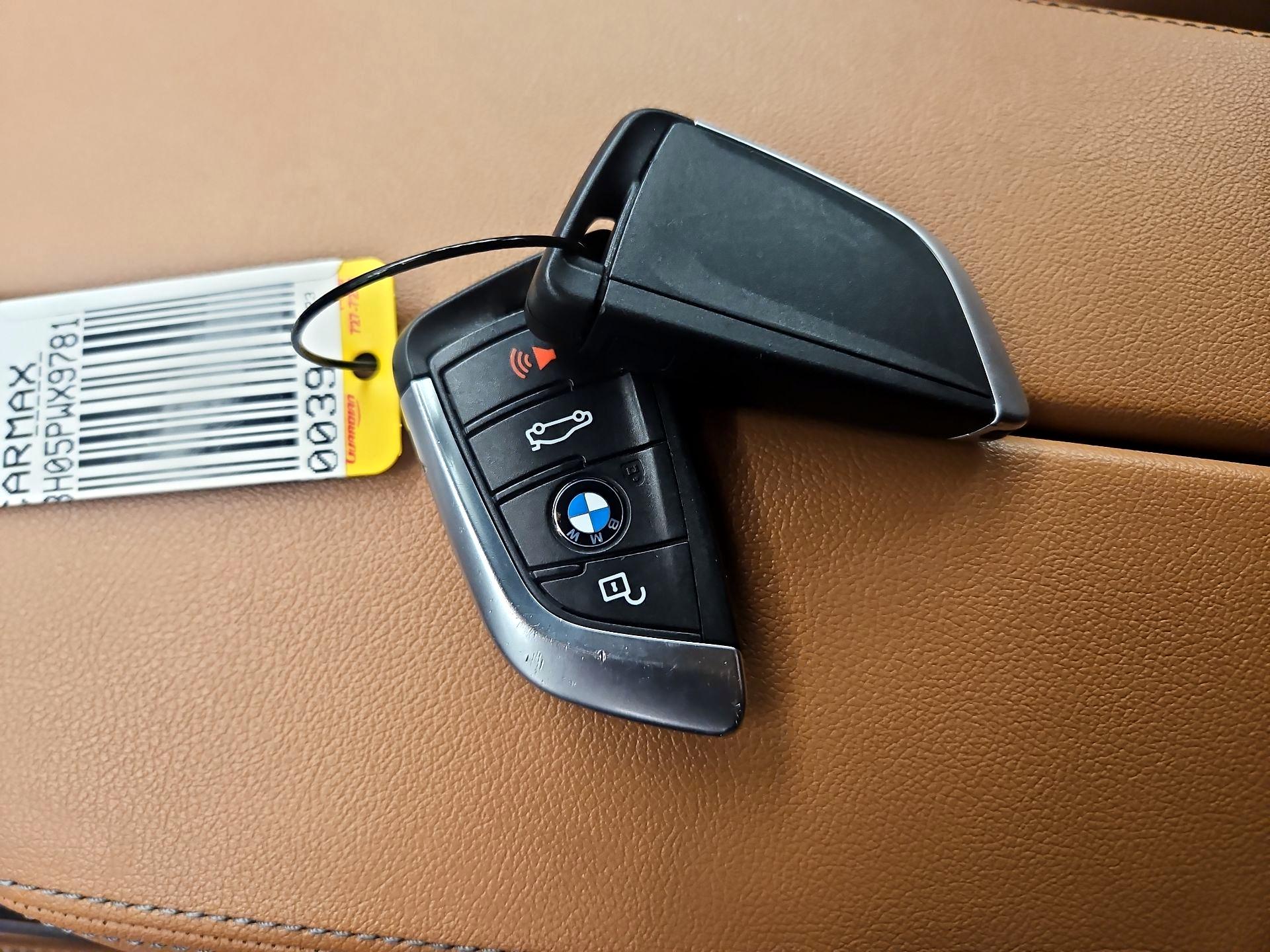 Thumbnail: 2023 BMW 5 Series - 19