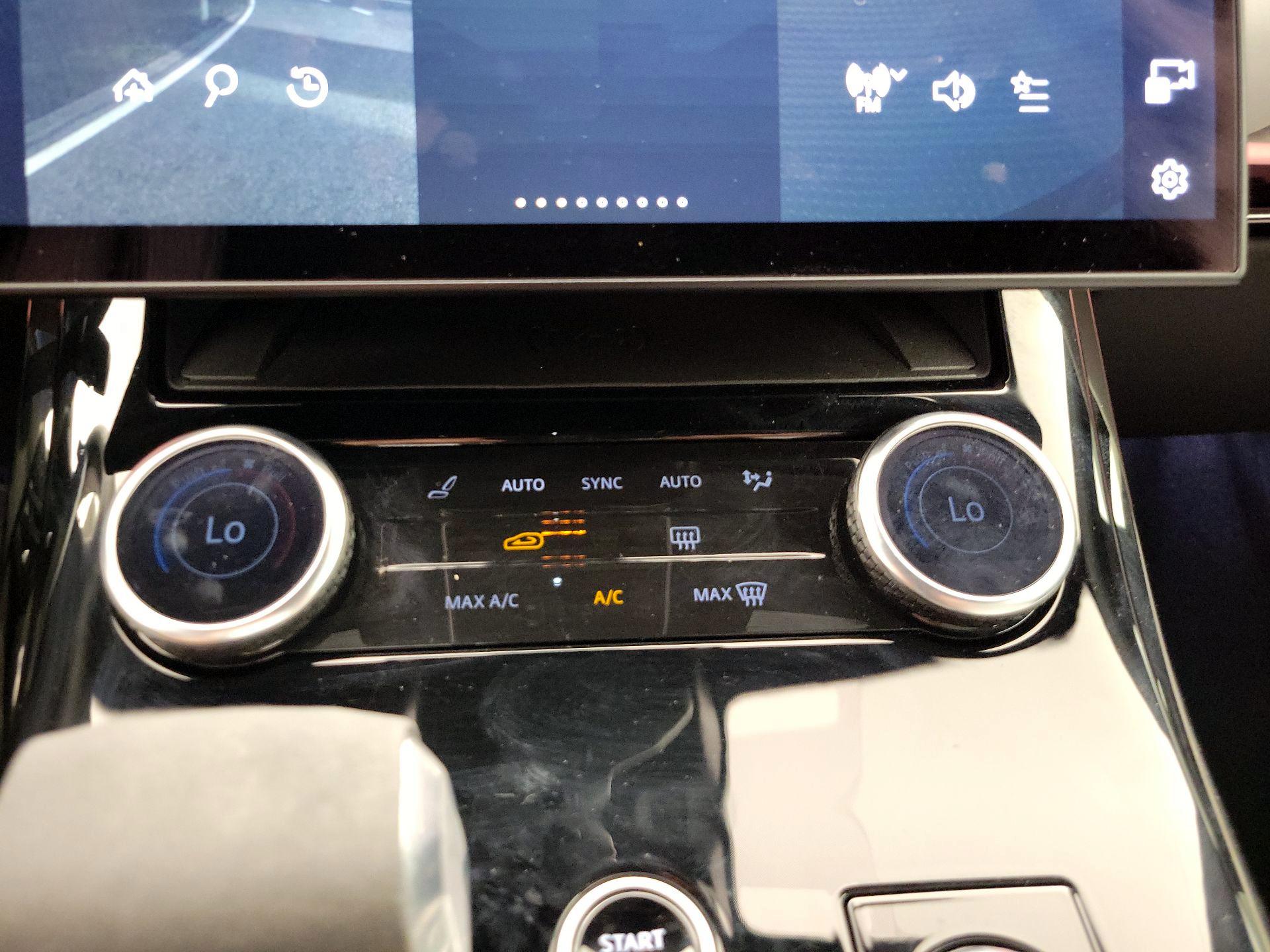 Thumbnail: 2023 Land Rover Range Rover Sport - 17