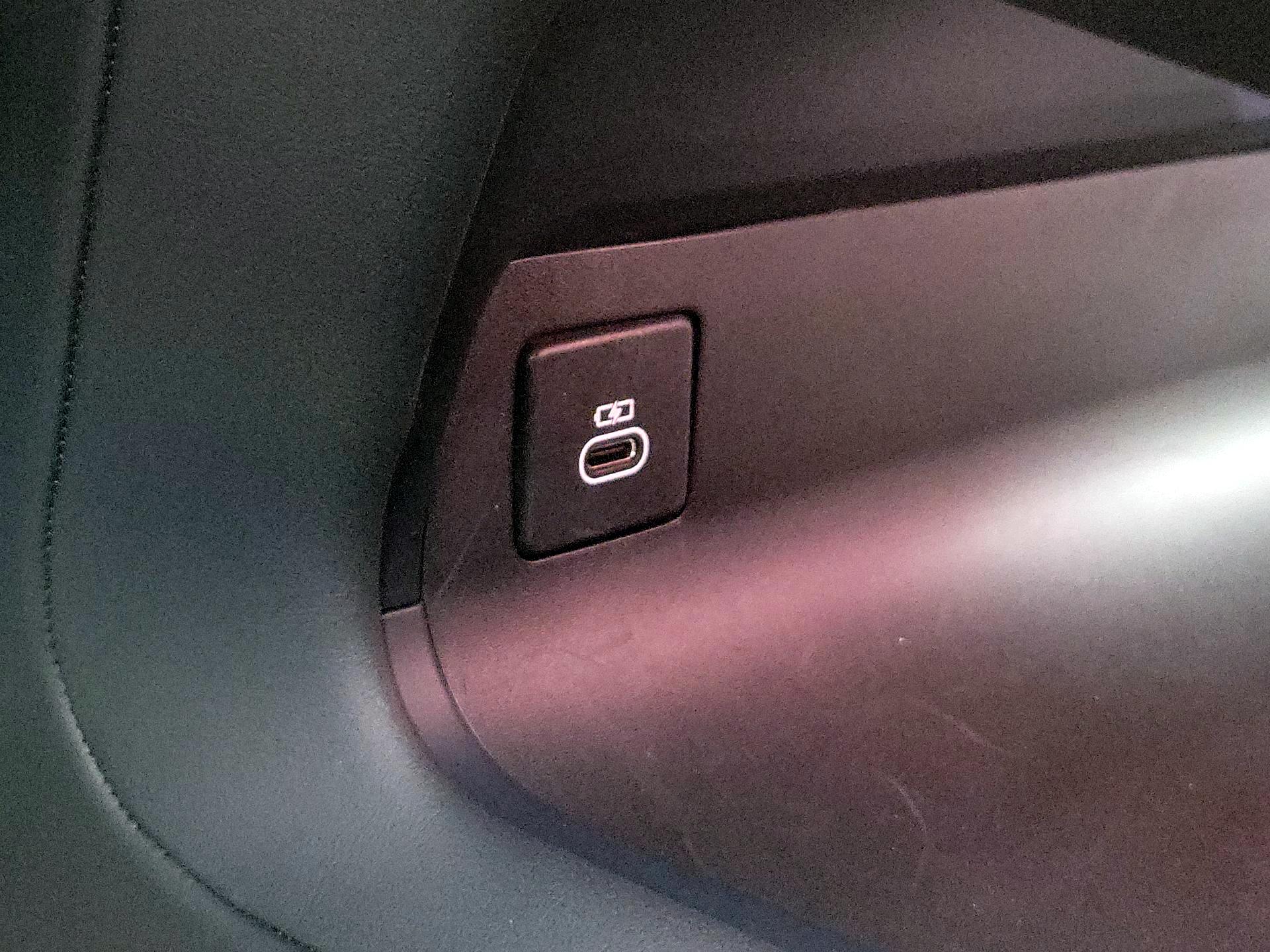 Thumbnail: 2023 Land Rover Range Rover Sport - 19