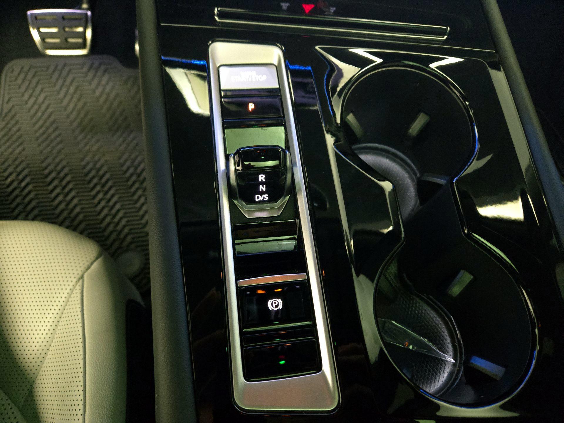 Thumbnail: 2024 Volkswagen Atlas - 18