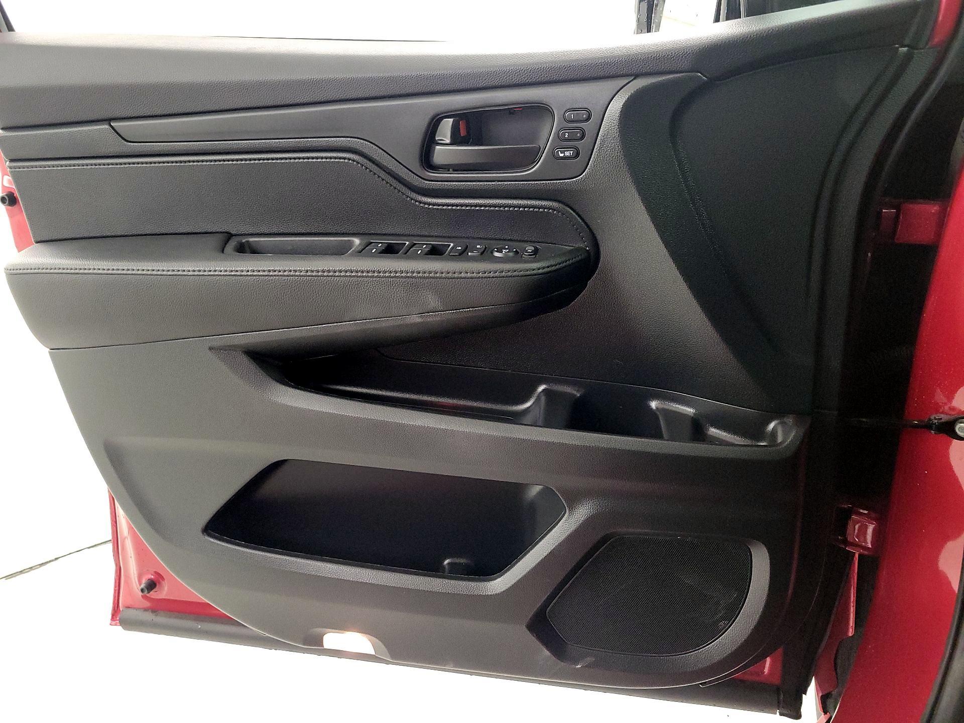 Thumbnail: 2023 Honda Odyssey - 12