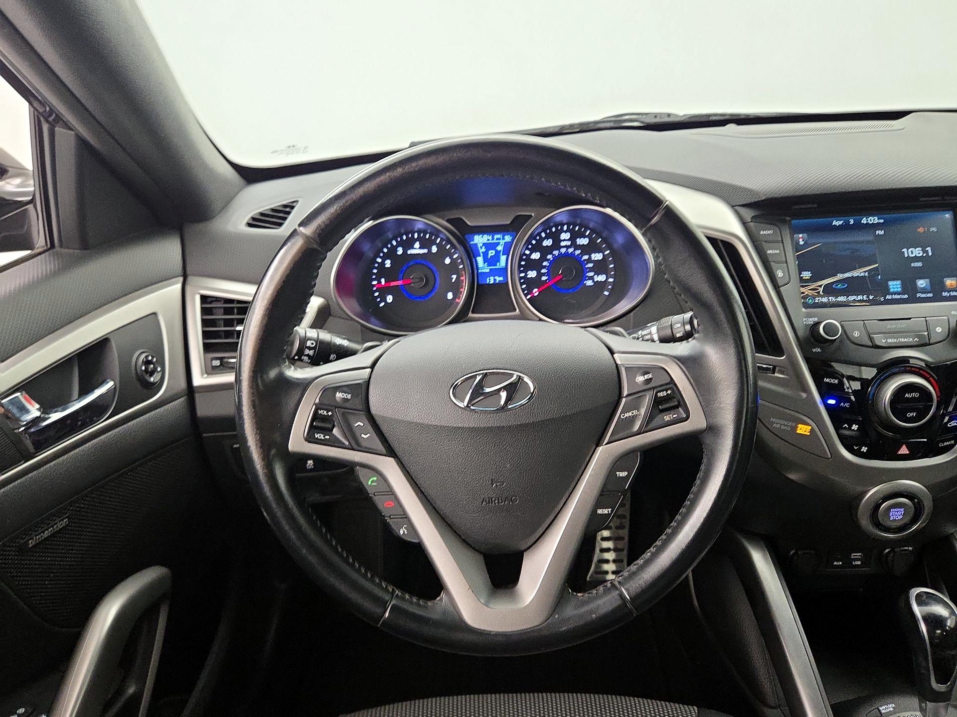 Thumbnail: 2016 Hyundai Veloster - 10
