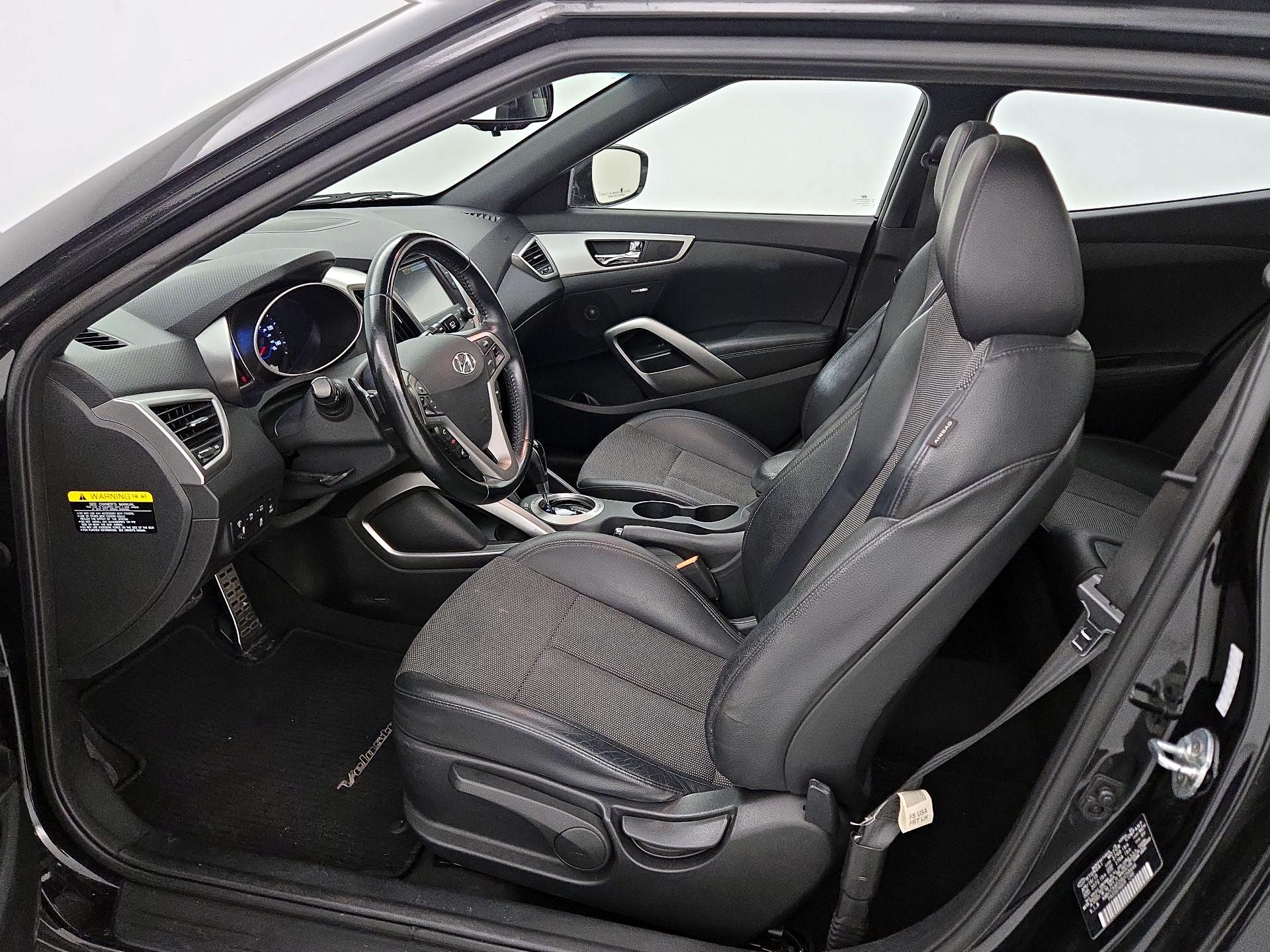 Thumbnail: 2016 Hyundai Veloster - 11