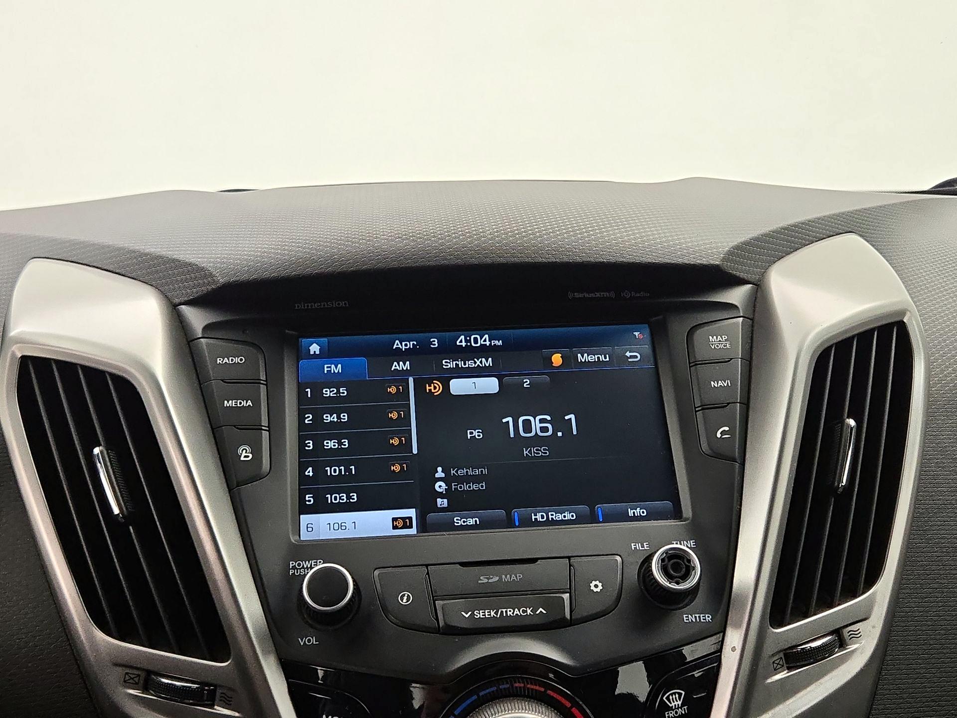 Thumbnail: 2016 Hyundai Veloster - 16