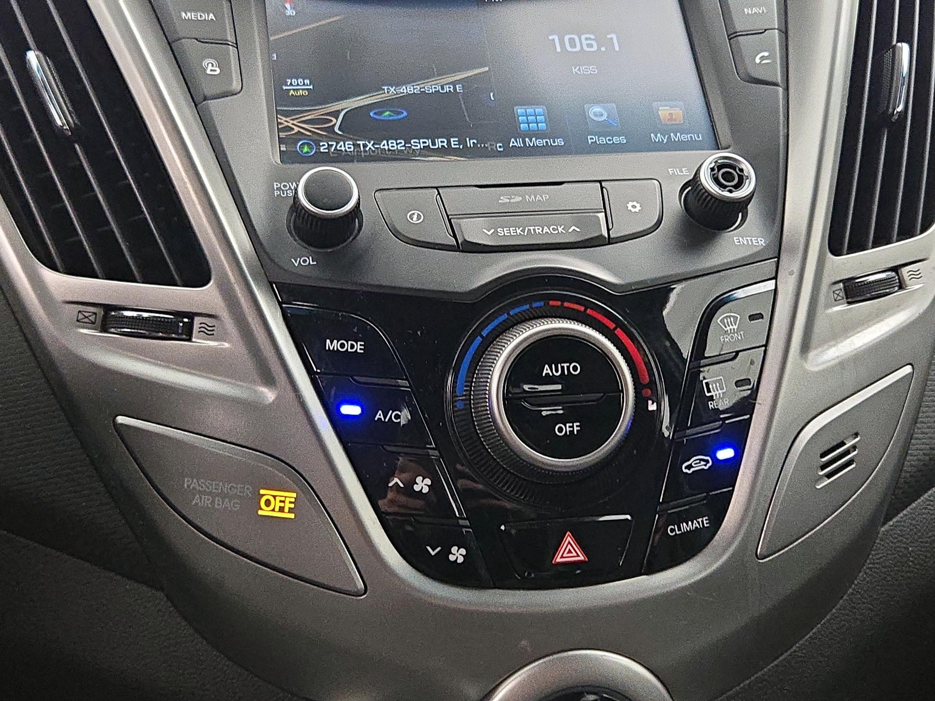 Thumbnail: 2016 Hyundai Veloster - 17